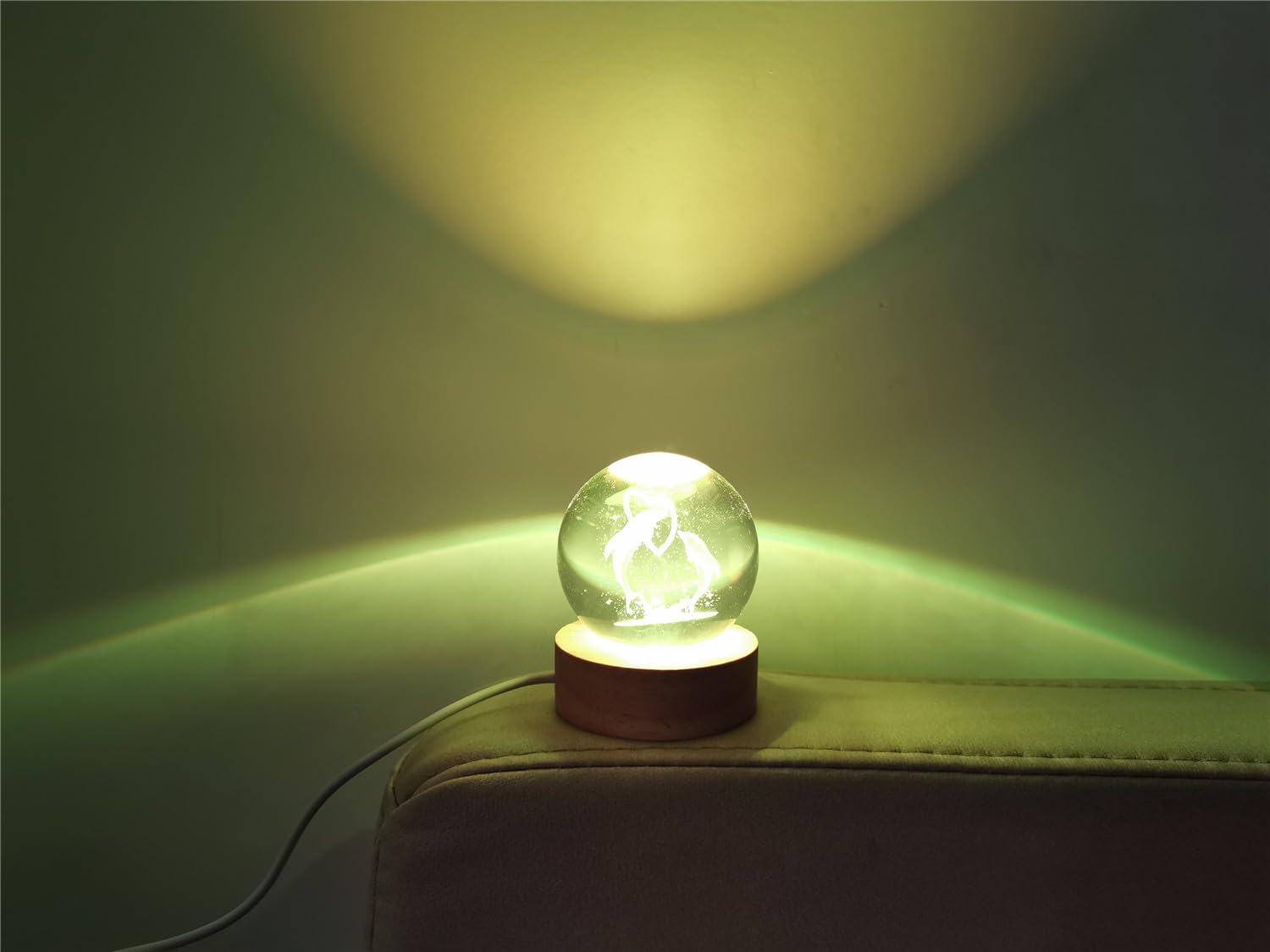 Zabalar 3D Crystal Dolphin Ball Light With Colorful Led Light Base,Heart Dolphin Lamp For Room,Color Changing Animal Table Lamp With Remote,Unique For Kids,Girlfriend,Mother And Friends