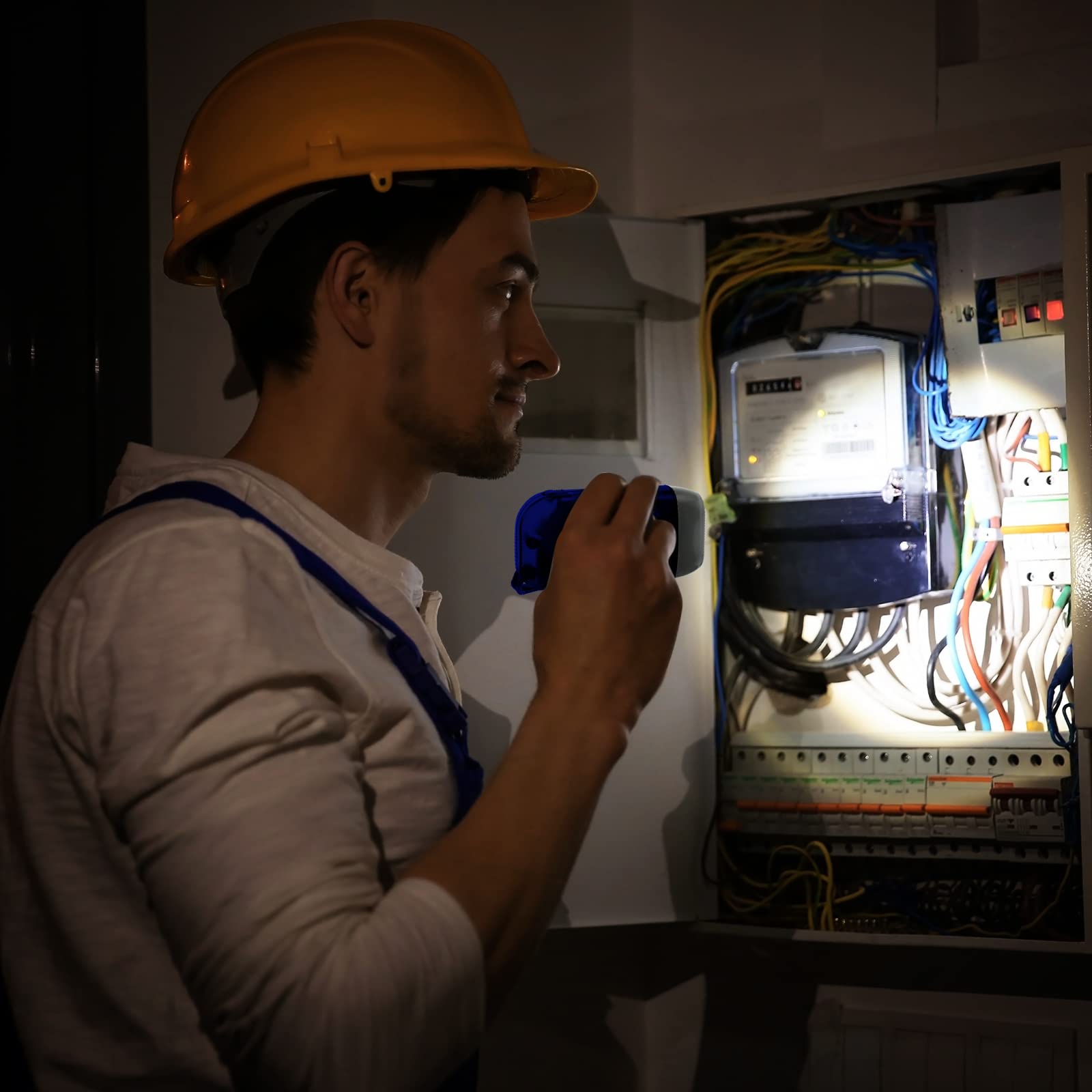 Mudder 8 Pack Hand Crank Flashlight 3 Led Hand Press Torch No Battery Flashlight Powerful Emergency Safety Tool Required For Camping, Hiking, Outdoor Survival Sports And Home Power Outage(Blue)