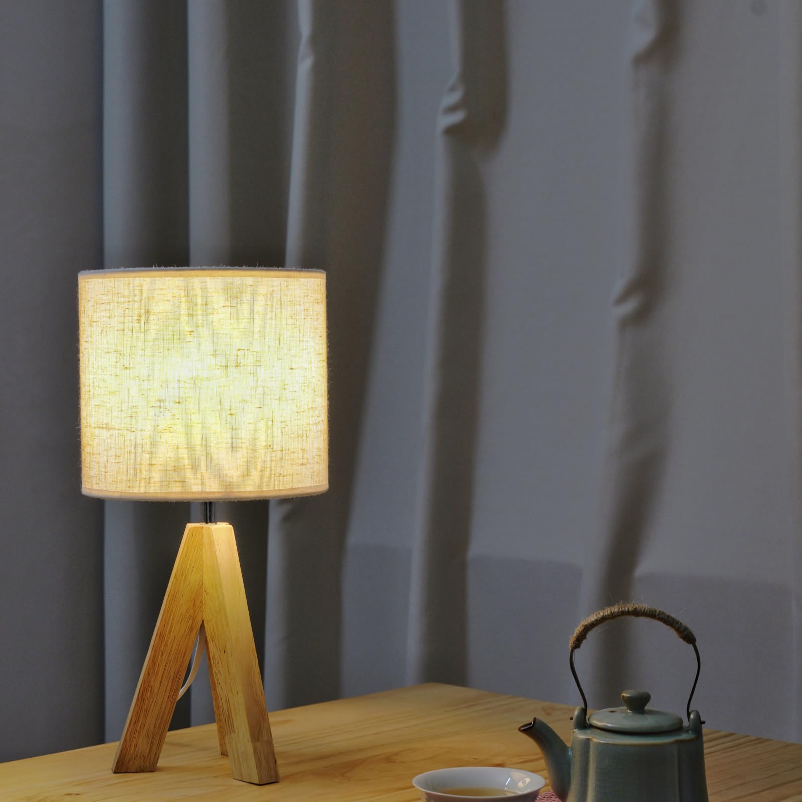 Ysjuenaii Modern Tripod Table Lamp With Wooden Base, White Fabric Shade, Bedside Desk Light For Bedroom (Beige)