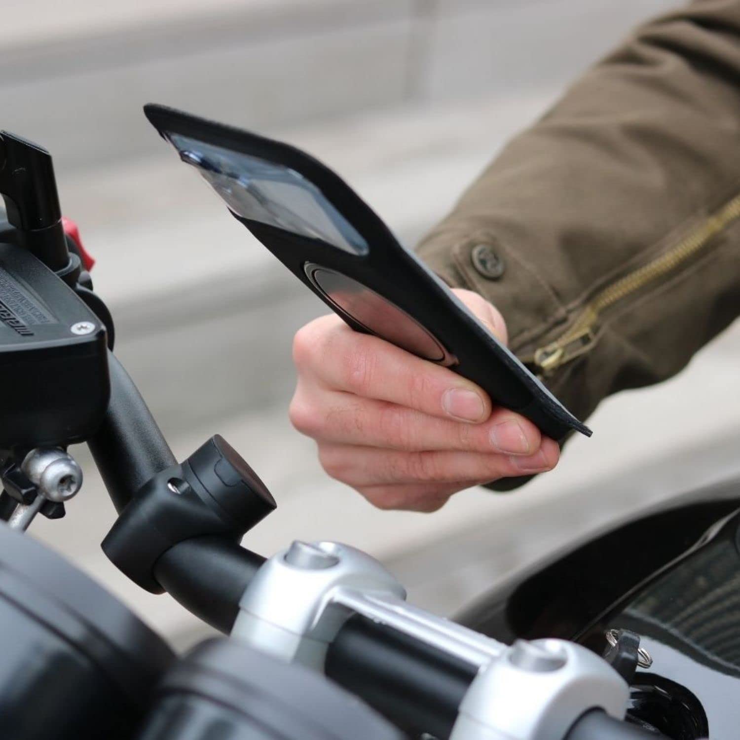 Shapeheart Magnetic Motorbike Phone Holder Pro  Anti Vibration  Waterproof Motorcycle Handlebar Phone Mount  360° Orientation