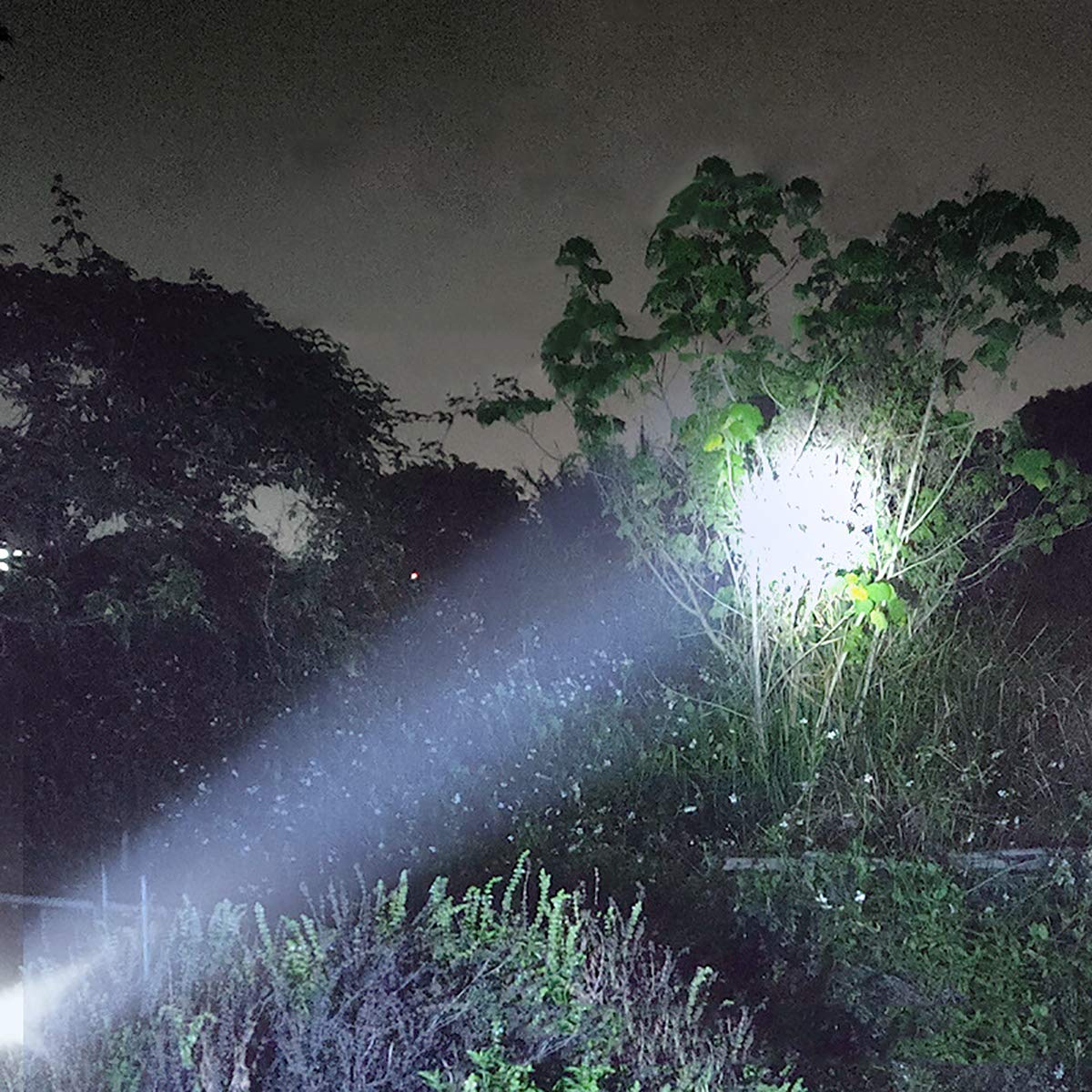 E-Shidai Solar/Rechargeable Multi Function 1000 Lumens Led Flashlight, With Emergency Strobe Light And 1200 Mah Battery, Emergency Power Supply And Usb Charging Cable, Fast Charging (1Pc)