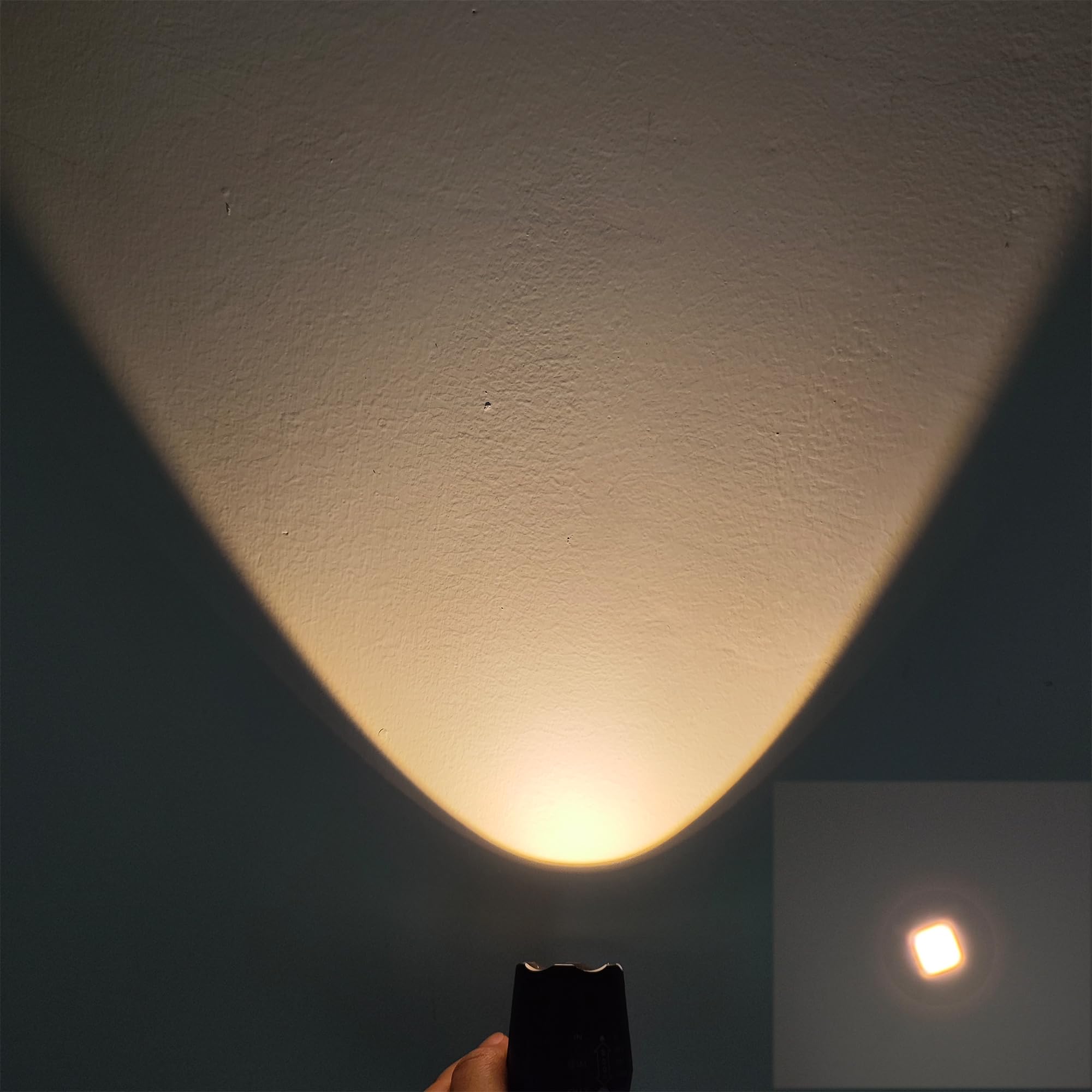 Zyunmall Warm Light Flashlight, Single Mode Zoomable Led Tactical Torch For Everyday Use, Camping, Hiking, Power Outage, Dog Walking