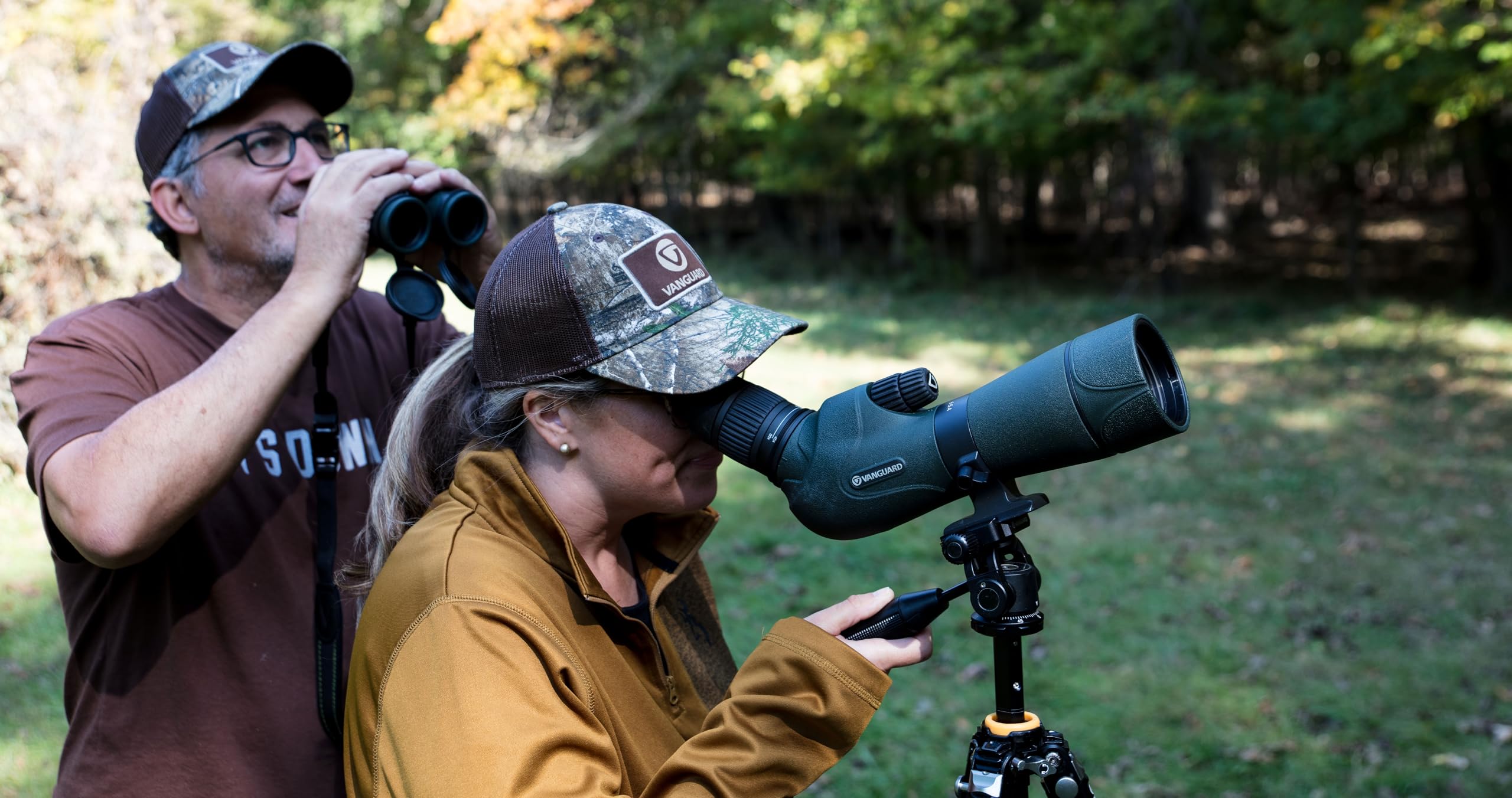 Vanguard Veo 5 264Co28 Full-Size Carbon Fiber Tripod With Veo Ph-28 2-Way Pan Head