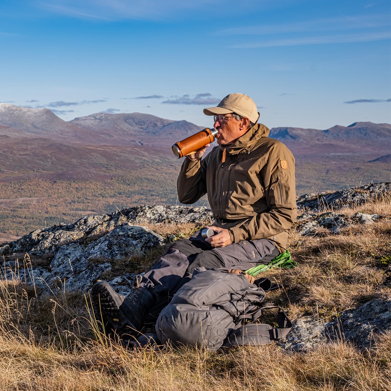 JArv Helags Vacuum Insulated Stainless Steel Bottle (20 Oz) With Removable Leather Grip