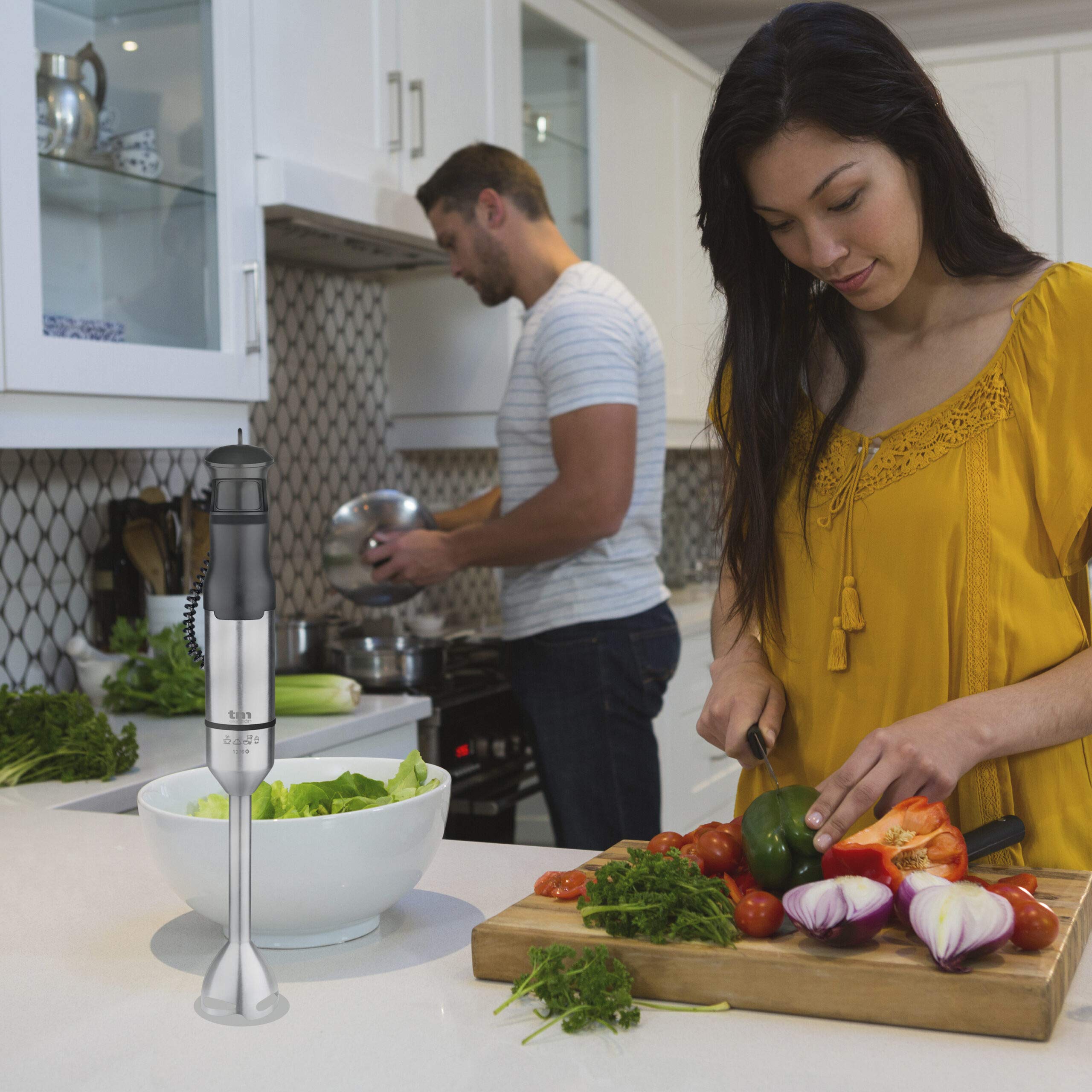 Tm Electron Tmpba016 Hand Blender With 1200 W Power, Stainless Steel Bell And Shaft, 600 Ml Graduated Cup, Ergonomic And Non-Slip Grip