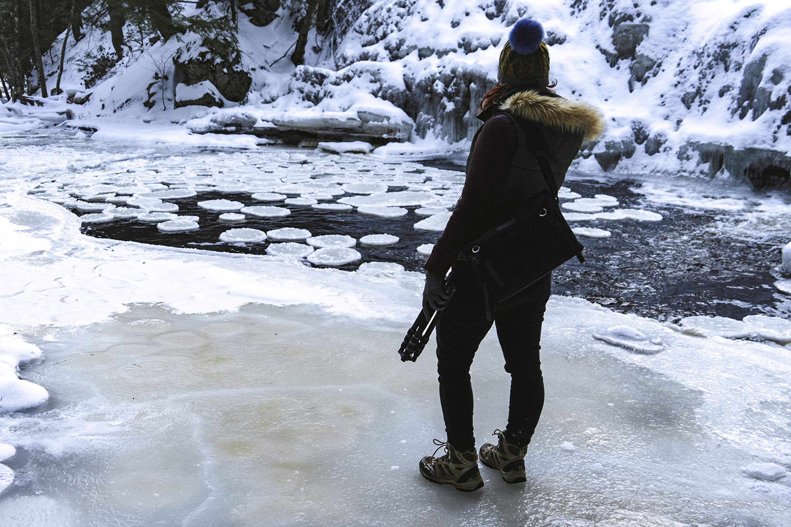 Vanguard Veo2Go265Ab Aluminum Travel Tripod With Veo Go34M Bk Shoulder Bag