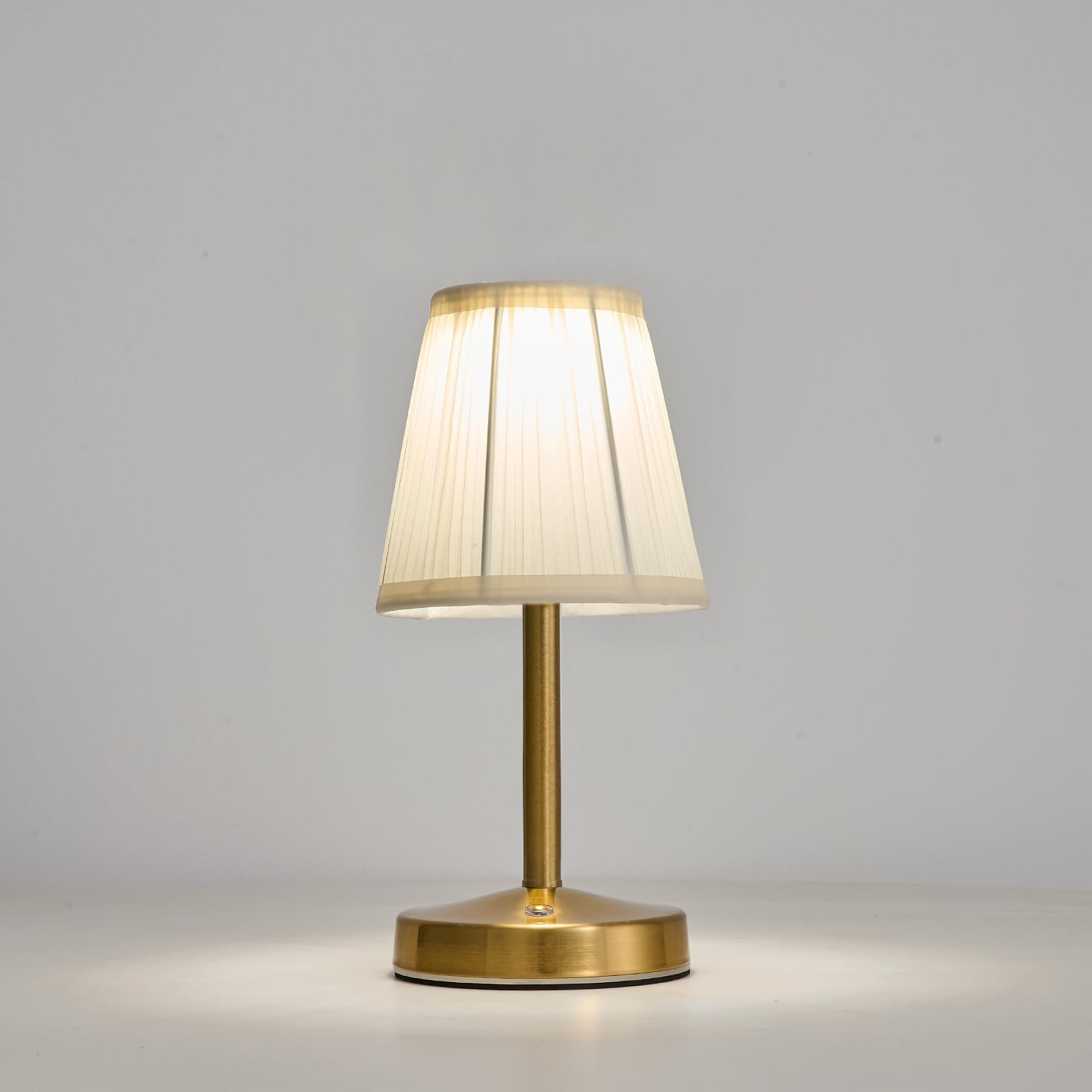 Eypid 3W Led Small Rechargeable Lamp,2000Mah Battery Operated Lamps,Vintage Brass Mini Lamps,2 Level Brightness Small Gold Cordless Mini Lamp For Kitchen Counter(Gold, H 9.8”)