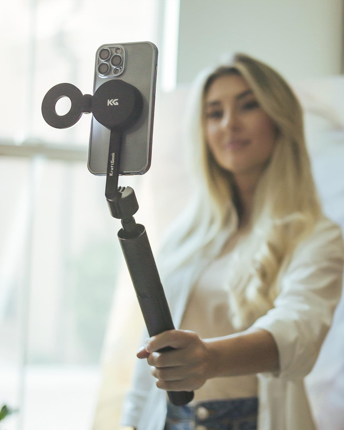 Kraftgeek Magnetic Phone Tripod With Selfie Light For Magsafe
