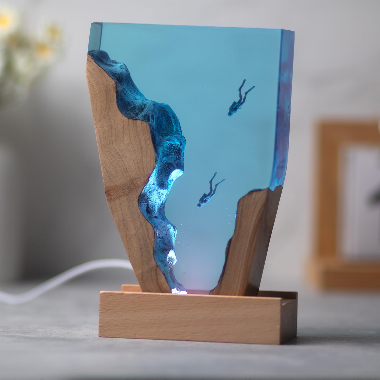 Eletriace Epoxy Resin Diver Lamp, Diver Ocean Lamp,Handmade Home Decor Bedside Nightlight, Unique Resin Lighting, Nightstand Decorations For Bedroom, Suitable For Holidays（6Inch-Two Divers