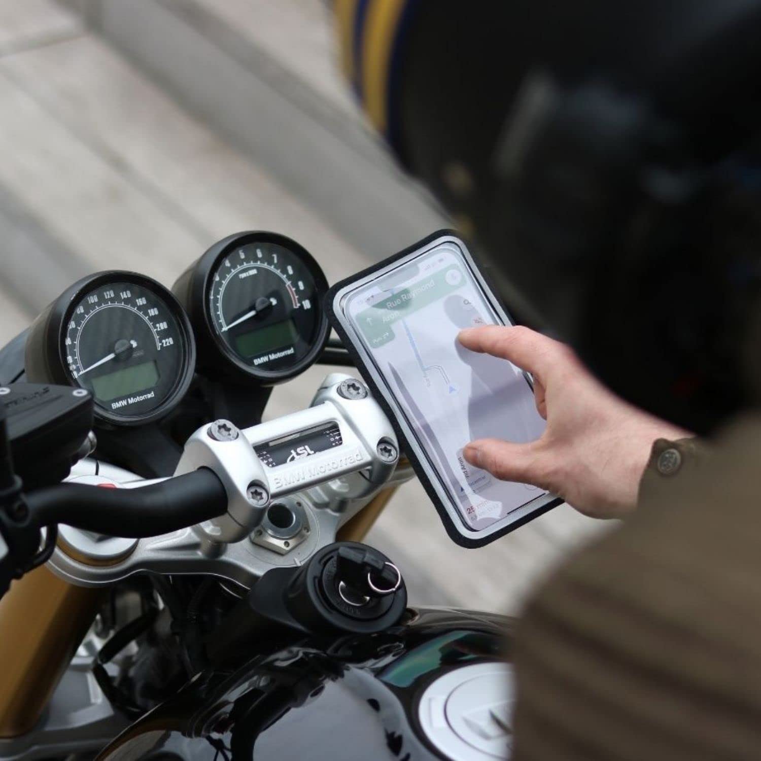Shapeheart Magnetic Motorbike Phone Holder Pro  Anti Vibration  Waterproof Motorcycle Handlebar Phone Mount  360° Orientation