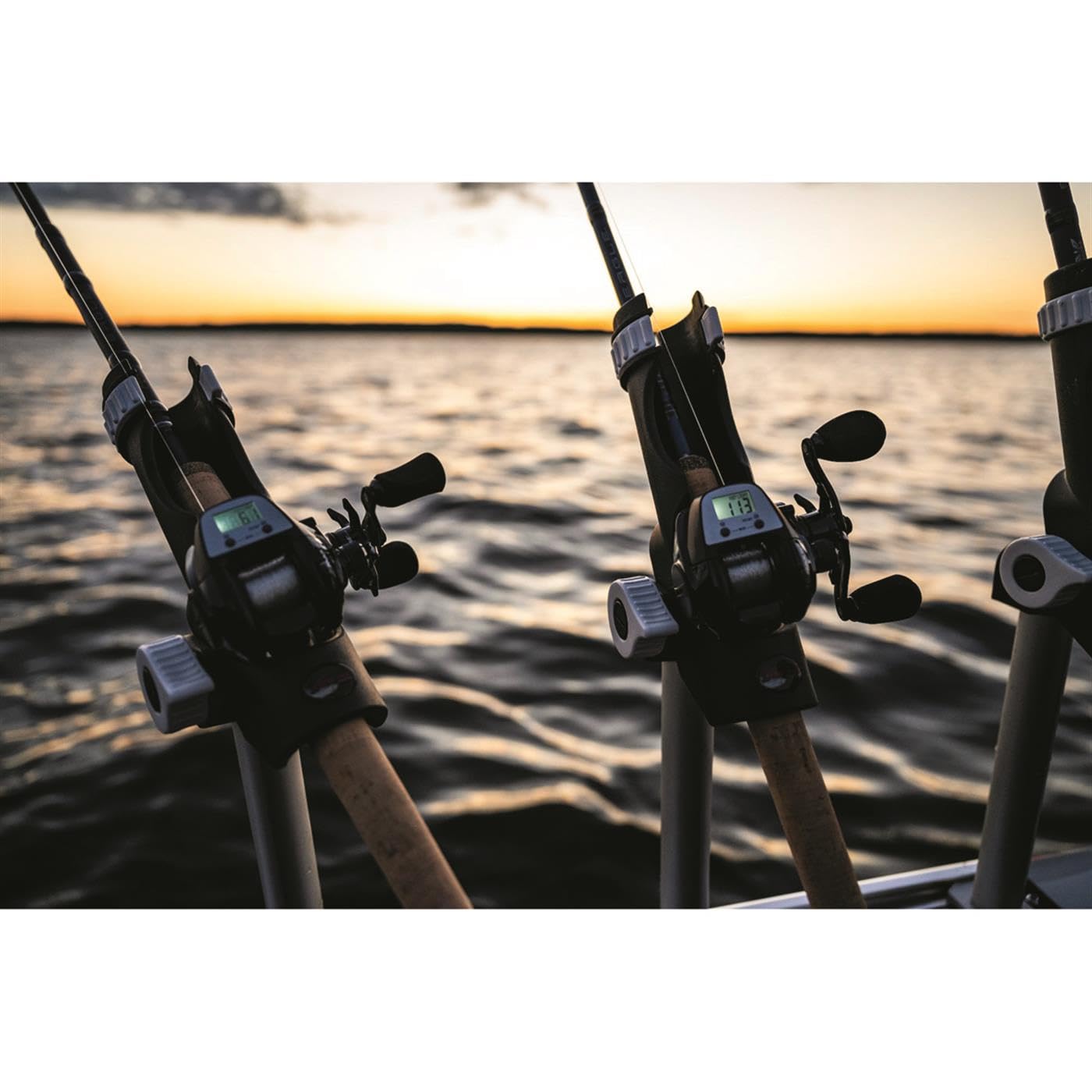 Abu Garcia Max Digital Line Counter Low Profile Baitcast Reel, Size Lp (1498366), Carbon Fiber Star Drag, Max Of 20Lb  9.0Kg, Durable, Lightweight And Strong,Black