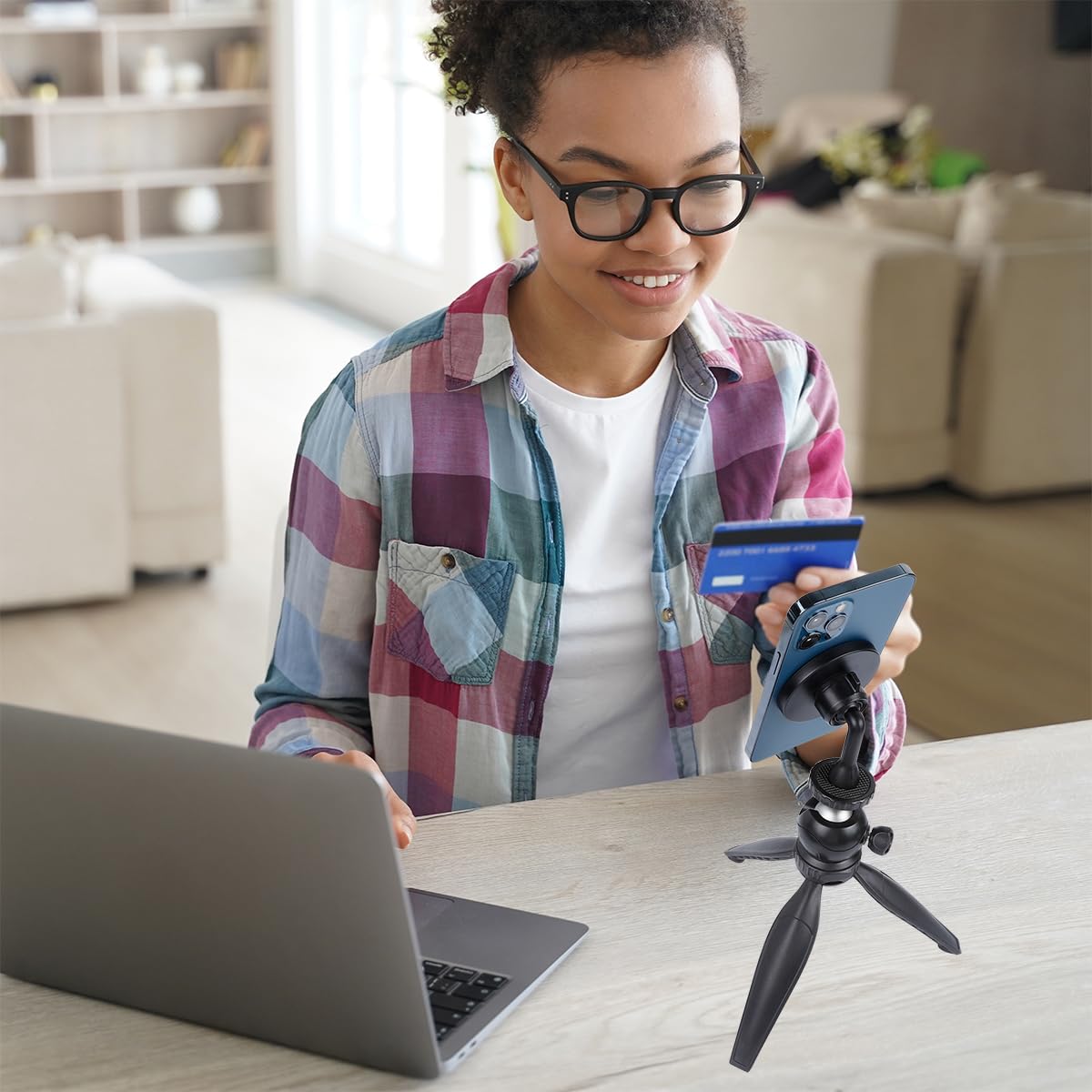 Leenconghui Magnetic Tabletop Mini Tripod Compatible With Magsafe Iphone 15 Pro Max Plus 14 13 12 Series, Lightweight Tripod Stand With 360° Ball Head For Video Recording Vlogging Selfie