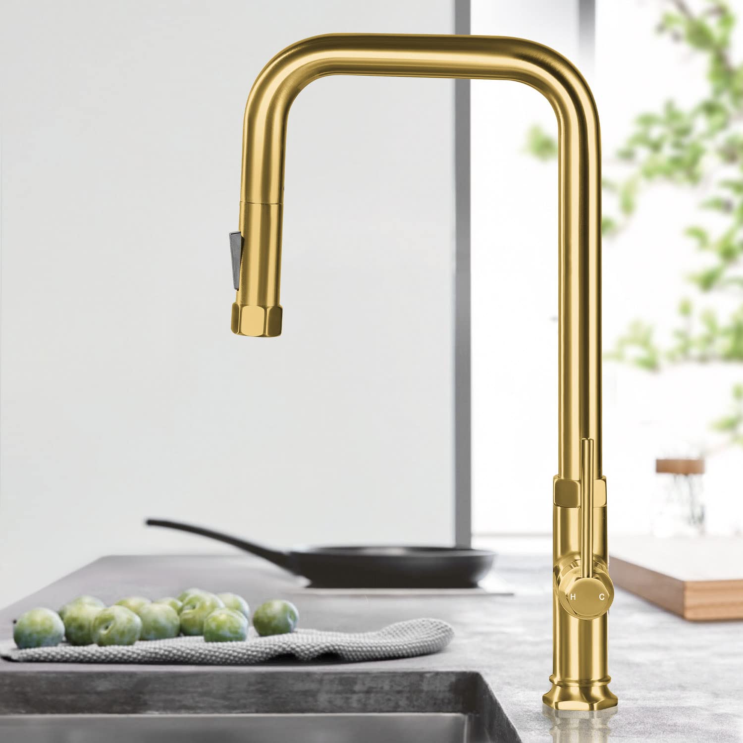 Abtiabgy Gold Kitchen Faucets Brass Kitchen Faucets With Pull Down Sprayer Modern Single Handle Kitchen Sink Faucets With Deck Plate Kitchen Faucet Gold For 1 Or 3 Hole Sink