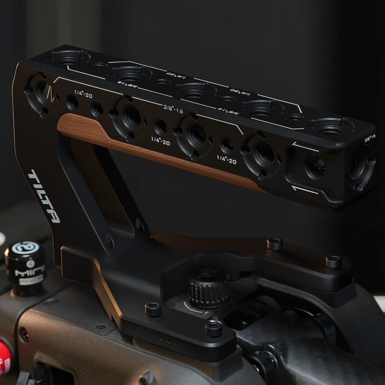 Tilta Top Handle Compatible With Dji Ronin 4D  Additional Grip & Accessory Mounts  4D Monitor Compatible  Hydra Alien Ready  Lightweight & Durable Es-T09-Th