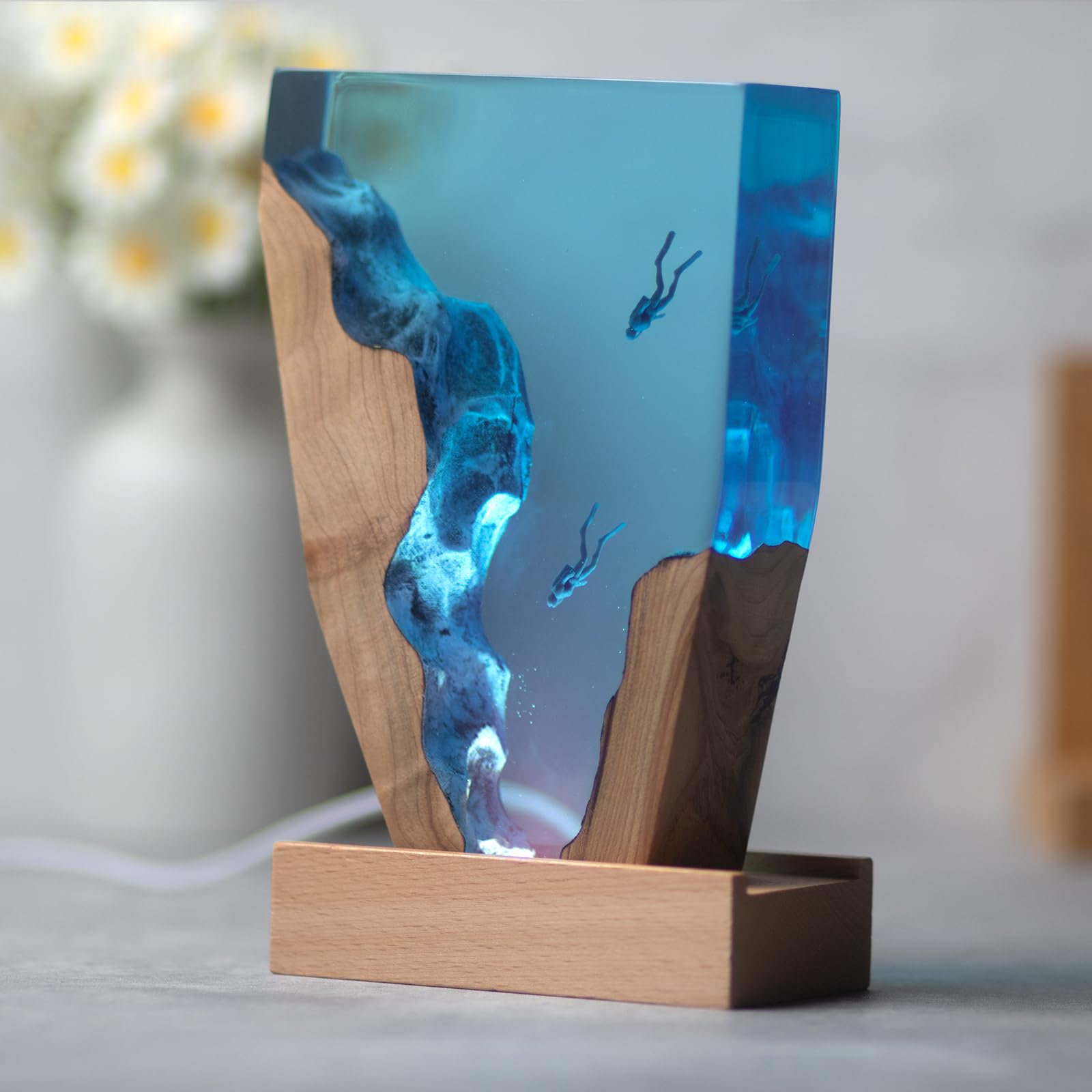 Eletriace Epoxy Resin Diver Lamp, Diver Ocean Lamp,Handmade Home Decor Bedside Nightlight, Unique Resin Lighting, Nightstand Decorations For Bedroom, Suitable For Holidays（6Inch-Two Divers