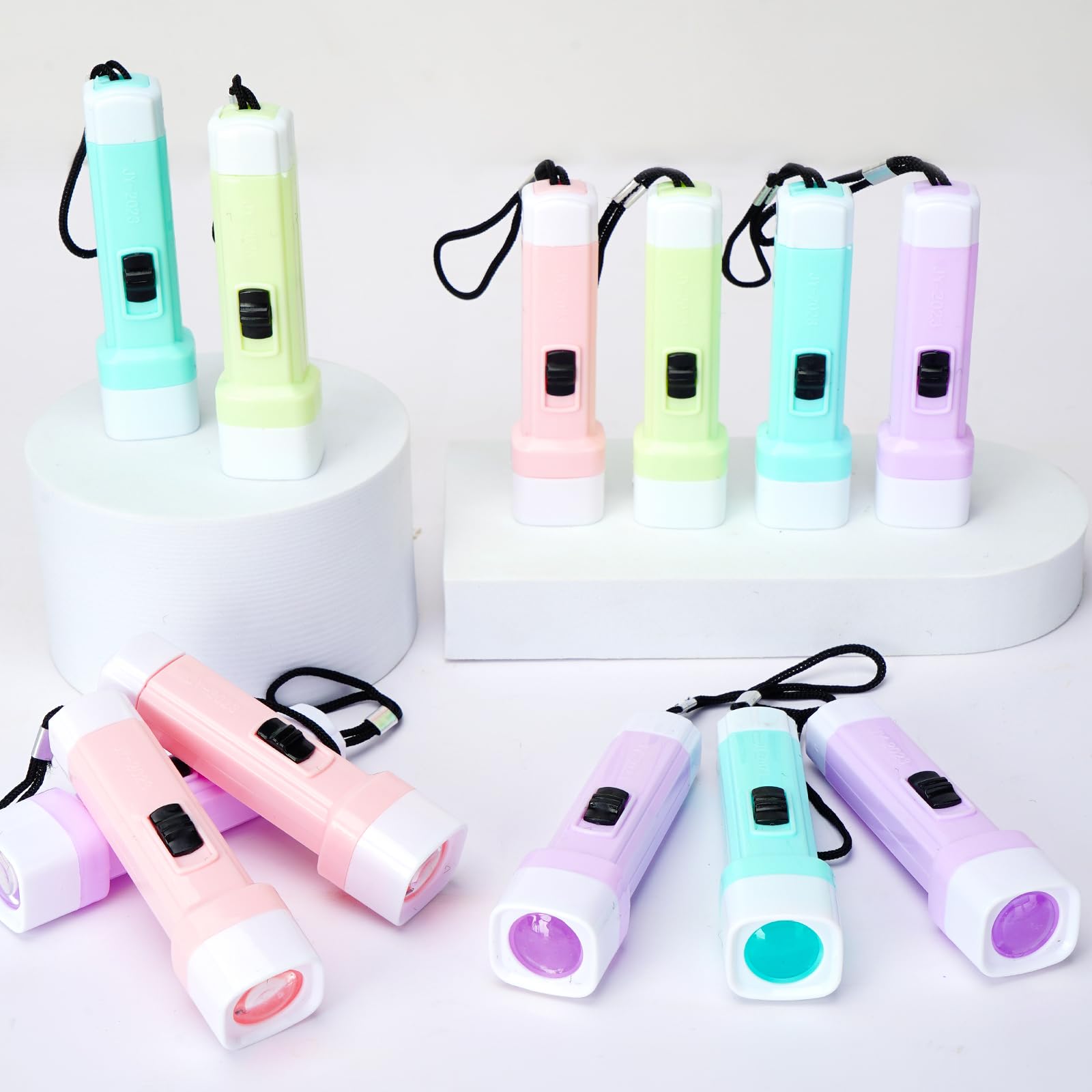 Proloso 30 Pcs Flashlight Small Mini Flashlight Set With Lanyard Plastic Torch For Kids Camping Hiking Night Party Favors