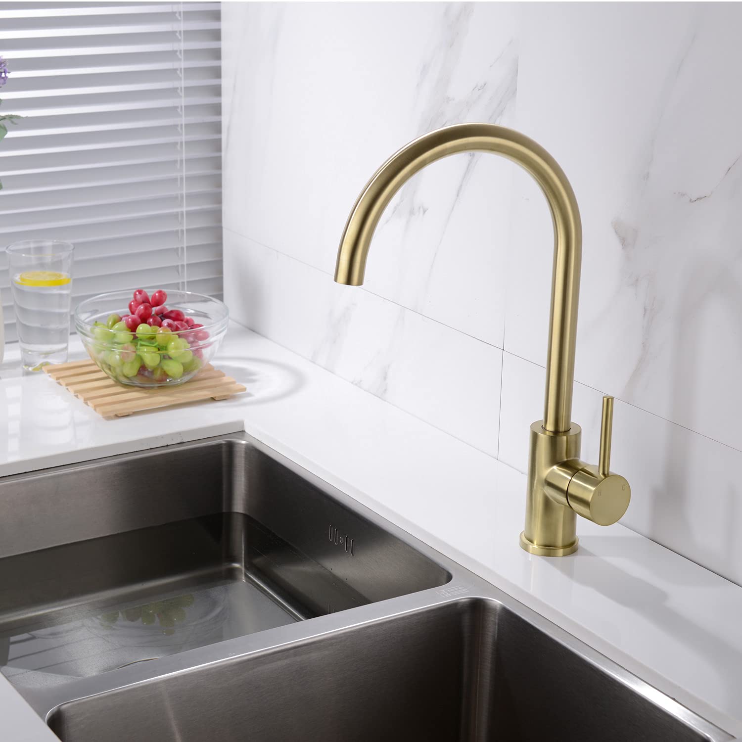 Trustmi Solid Brass Kitchen Faucet Single Handle 1 Hole 360-Degree Swivel Gooseneck Bar Sink Mixer Tap, Brushed Gold