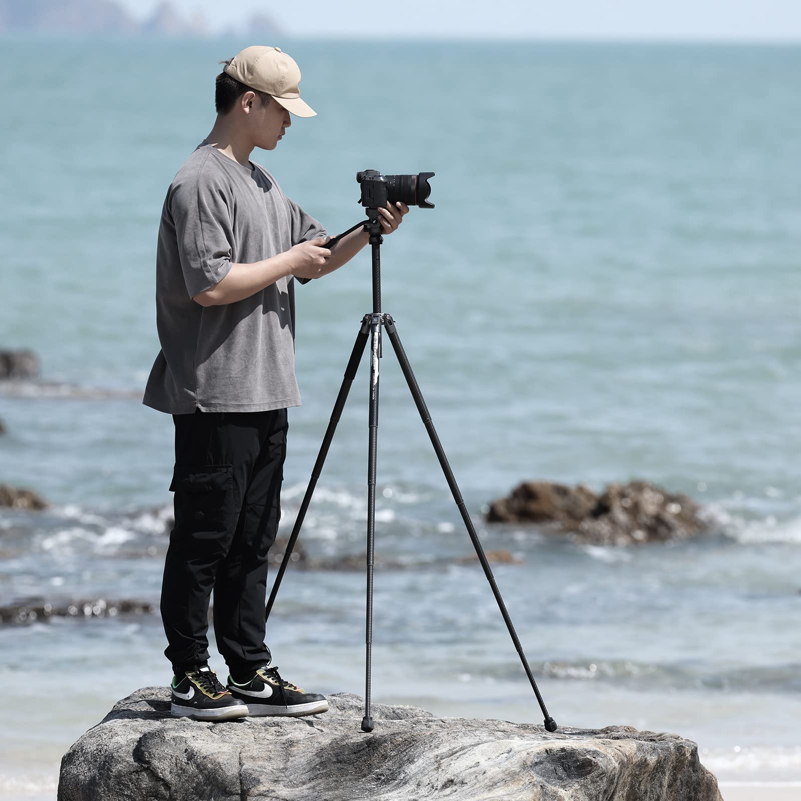 Jusmo Ulanzi F38 Video Travel Tripod, 61.4" Carbon Fiber Tripod W Quick Release Fluid Head, 2.38Lbs Ultra Lightweight Portable Stable Professional Camera Photo Video Tripod, Load Up To 22Lbs, With Bag