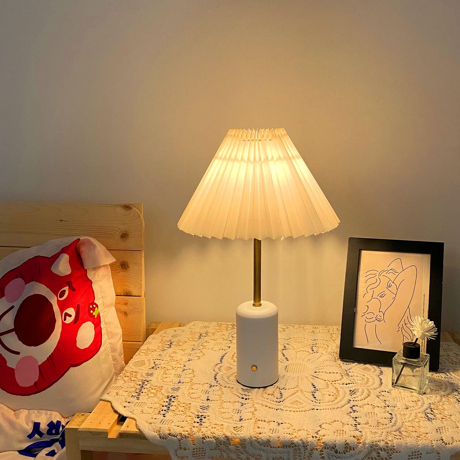 Chloranthus Cordless Table Lamp, Touch Control Stepless Dimming, 5000Mah Rechargeable Battery Pleated Desk Lamp For Bedroom/Bedside/Living Room/Kids Room With G45 Led Bulb (White)