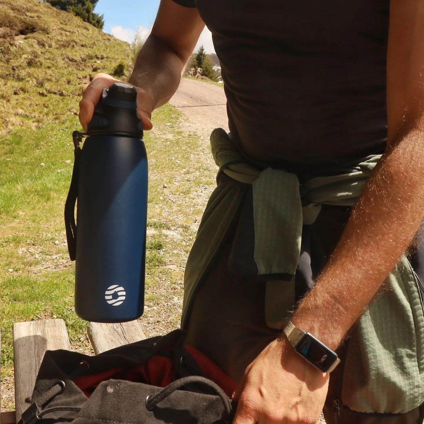 Stainless Steel Insulated Sports Water Bottle 32Oz,-, Double-Wall Vacuum, Magnetic Cap
