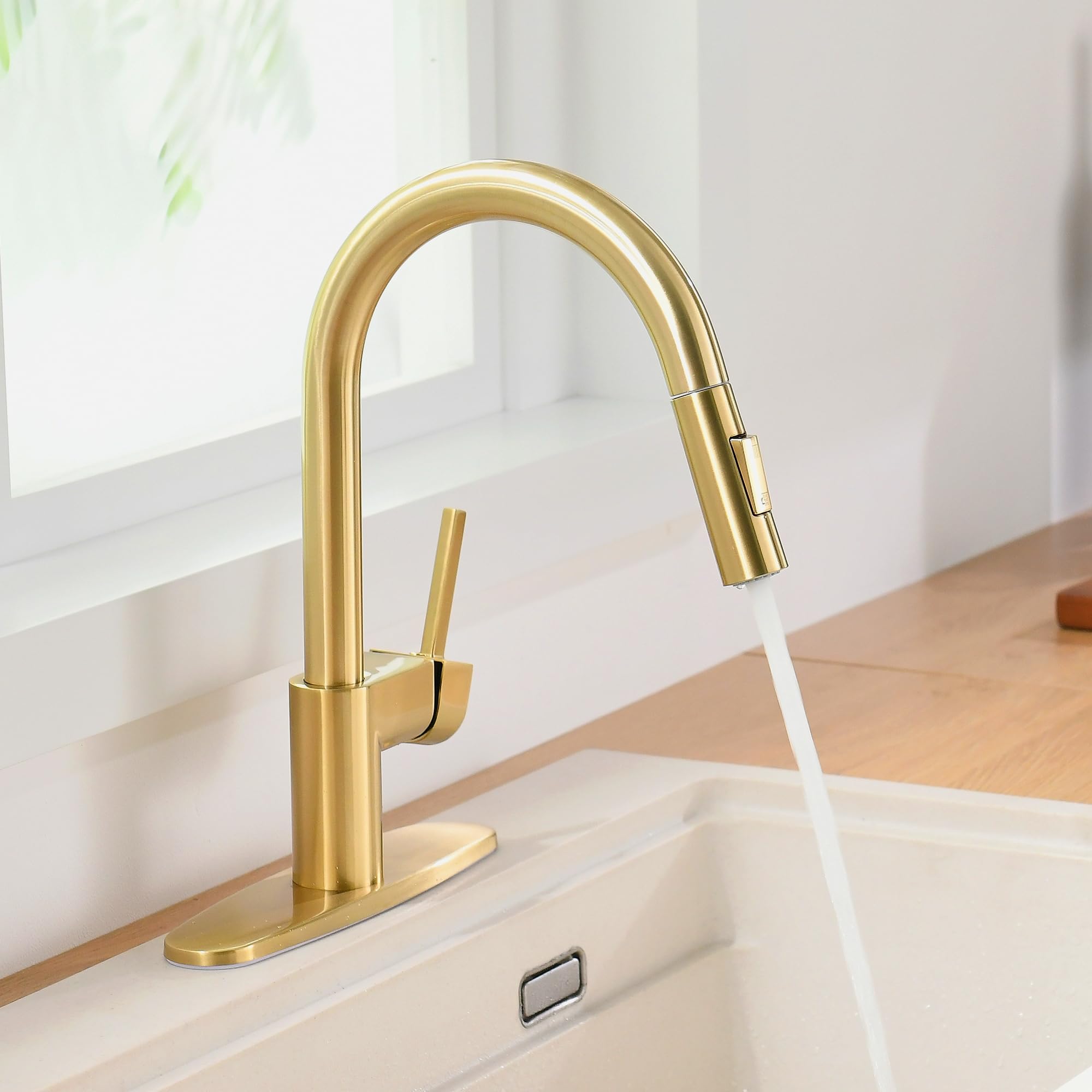 Fropo Gold Kitchen Faucet With Pull Down Sprayer - Modern Single Handle Pull Down Kitchen Sink Faucet With Deck Plate  Stainless Steel Brass Kitchen Faucet For 1 & 3 Hole Brushed Gold