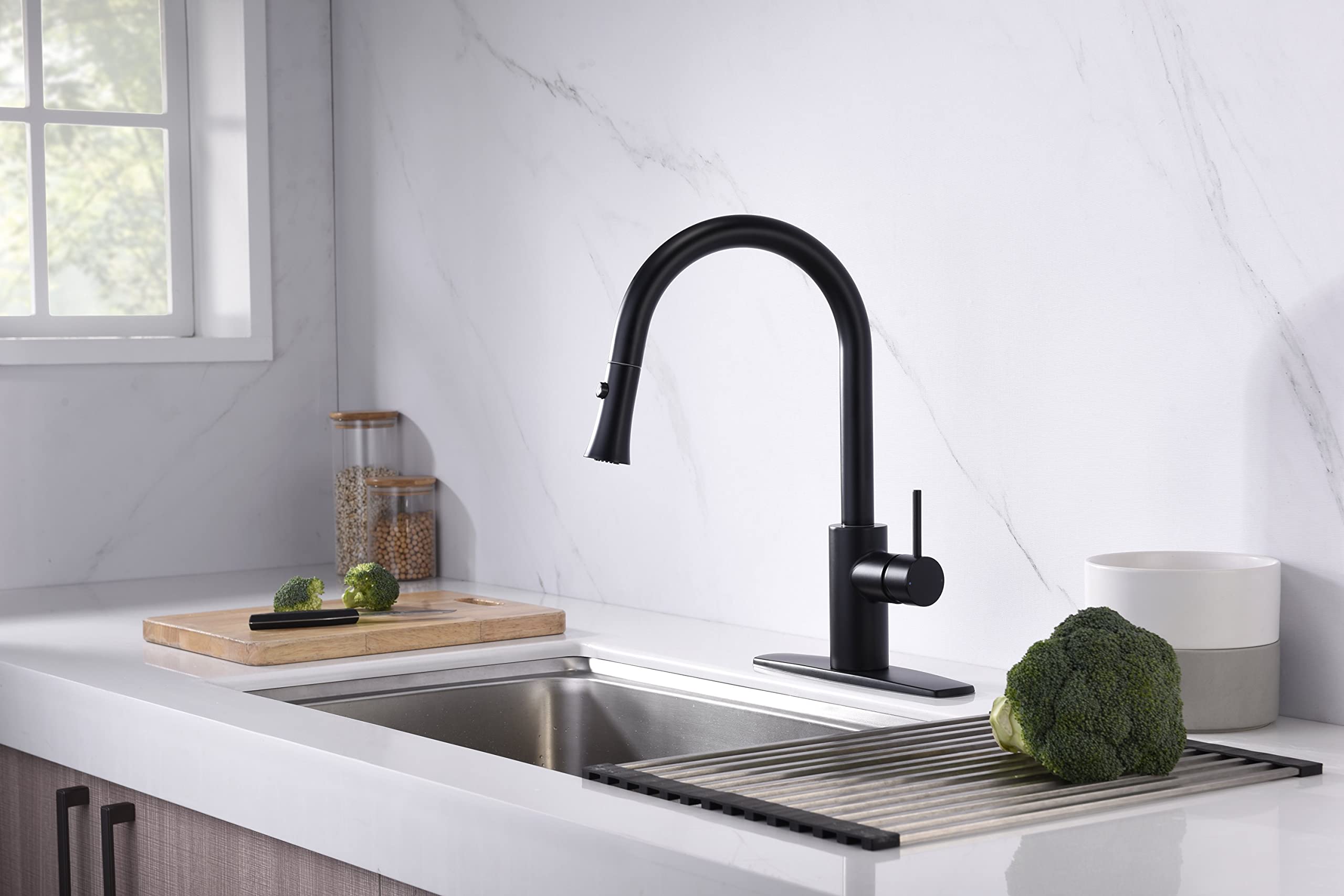 Ultra Faucets Uf14207 Single-Handle Kitchen Faucet With Pull-Down Spray