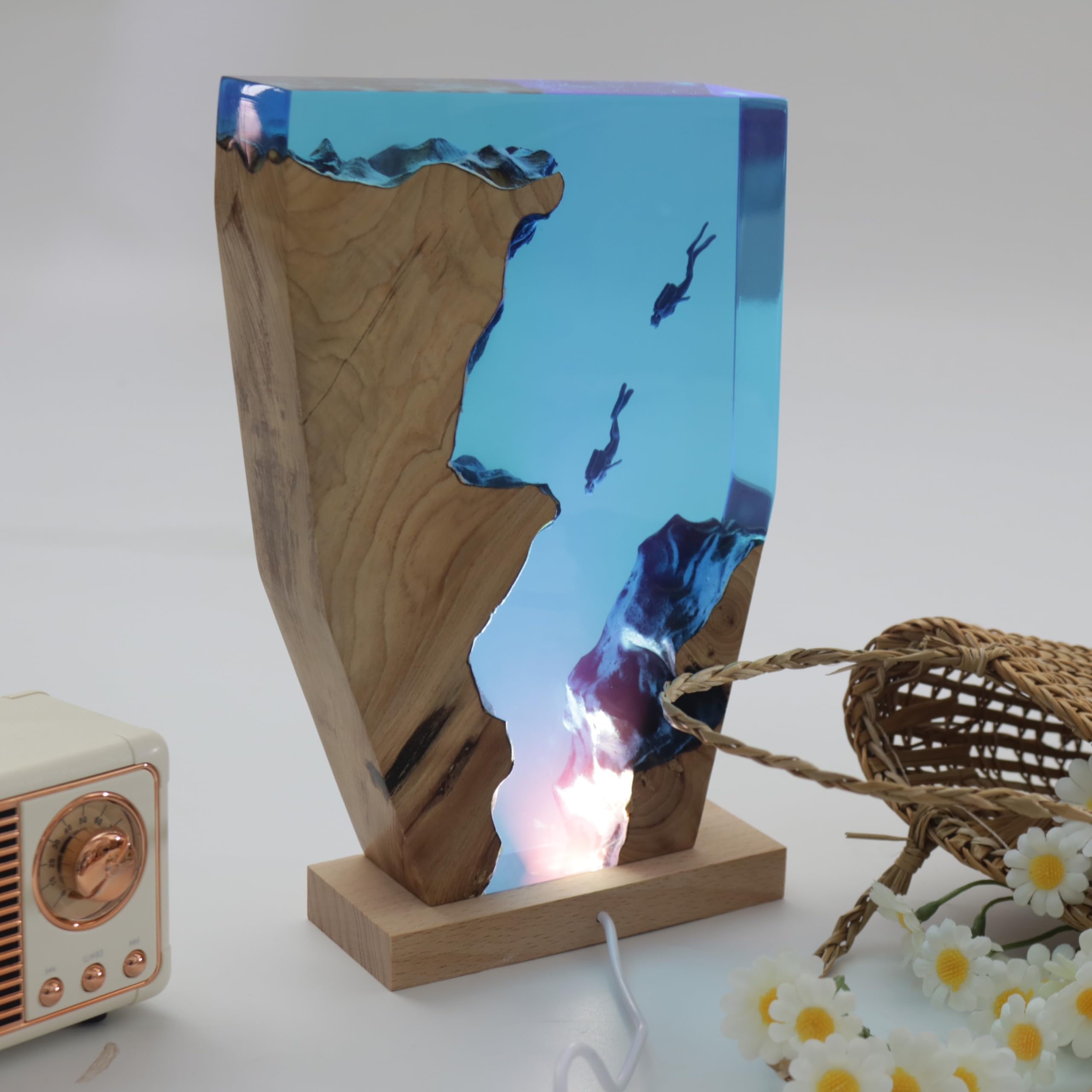 Eletriace Epoxy Resin Diver Lamp, Diver Ocean Lamp,Handmade Home Decor Bedside Nightlight, Unique Resin Lighting, Nightstand Decorations For Bedroom, Suitable For Holidays(Two Divers)