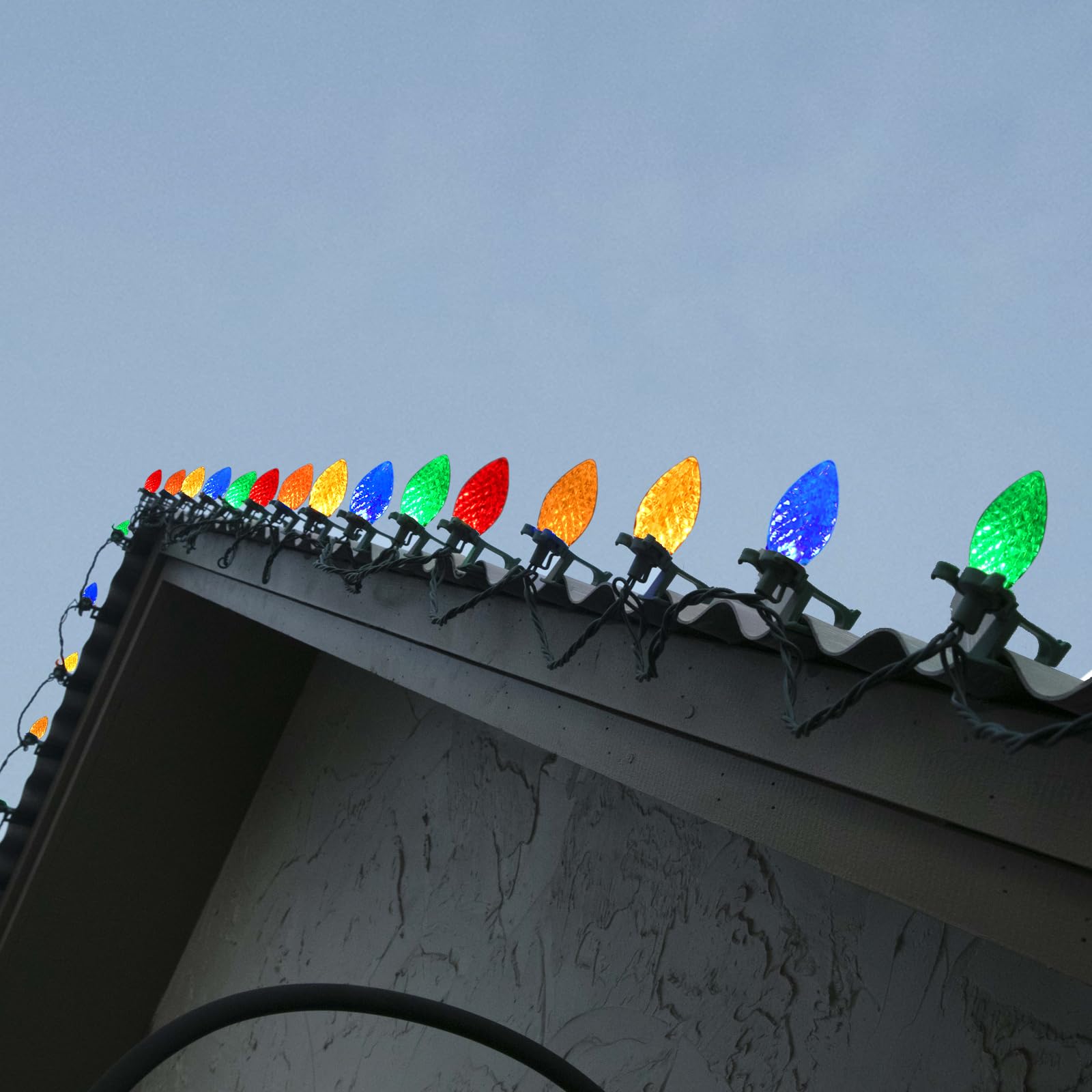 Niosta C9 Outdoor Christmas Lights,132Ft 200 Lights,C9 String Lights With Quick Clips,For Xmas House Roof Gutter,Plug In & Connectable, Multicolor