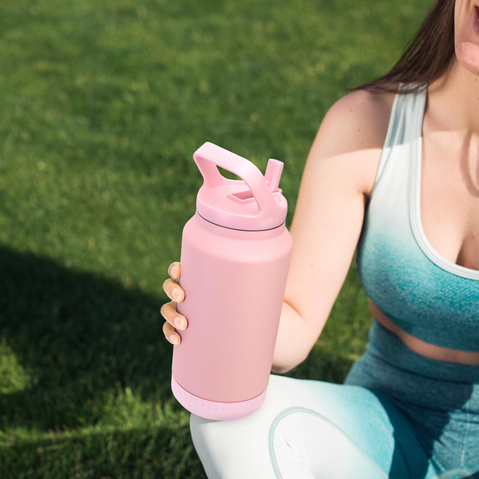 64 Oz Insulated Water Bottle, Half Gallon Stainless Steel Vacuum Tumbler With Flip Straw Lid