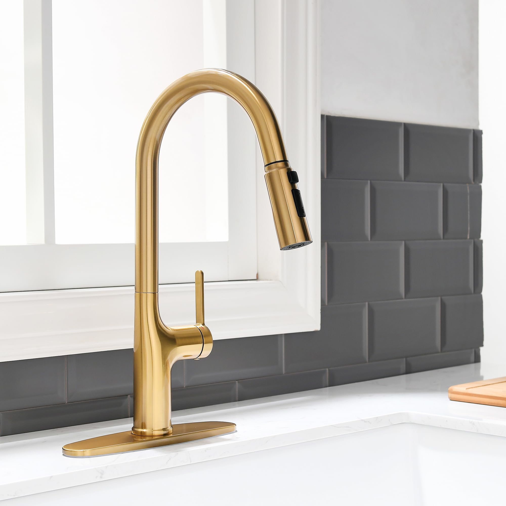 Fropo Brushed Gold Kitchen Faucet, Single Handle Gold Kitchen Sink Faucet With Pull Down Sprayer Modern Stainless Steel Brass Gold Faucet With Deck Plate 3-Function Spray Head 1 Or 3 Hole