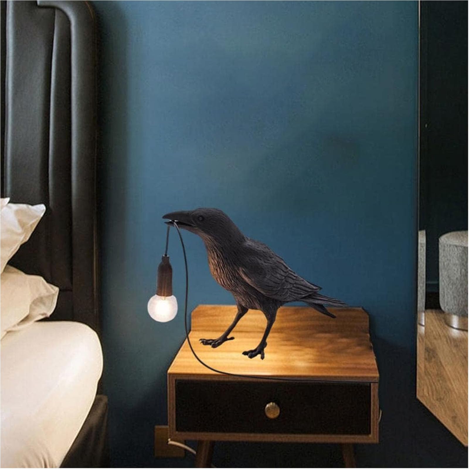Smowfes Gothic Raven Table Lamp With E14 Base - Lifelike Crow Bird Desk Light For Bedroom, Bedside & Home Decor - Animal Styling Resin Gothic Lamp (Black)