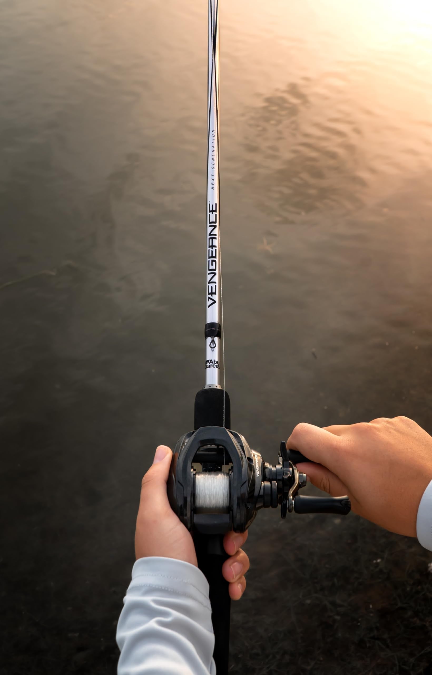 Abu Garcia Vengeance Low Profile Baitcast Reel, Reliable Freshwater Fishing Reel, Lightweight Graphite Frame And Sideplates, Magtrax Braking System, Power Disk Drag System