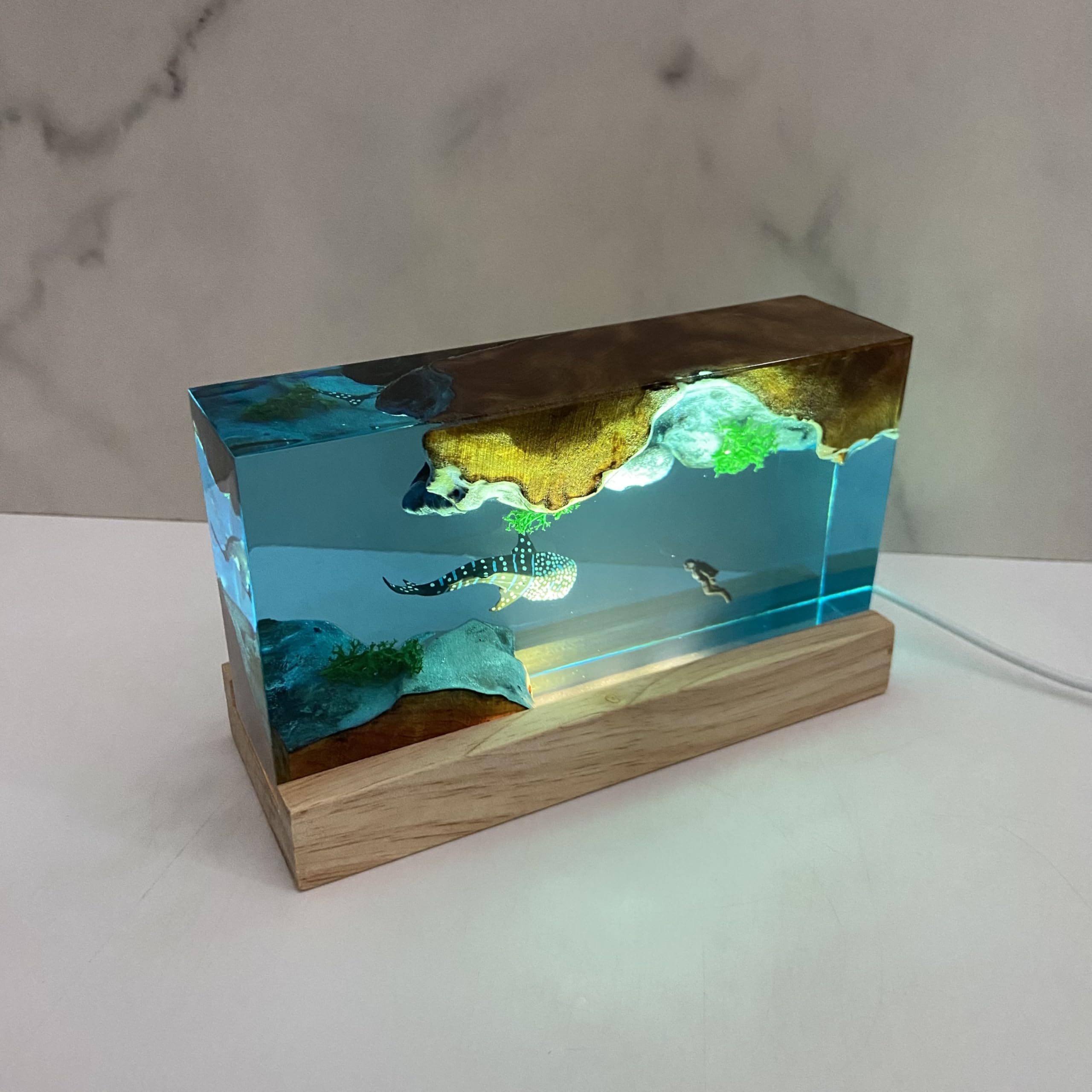 Eletriace Whale Shark Diver Ambient Night Lamp, Simulated Ocean Landscape, Resin Handmade Artistic Home Decoration, Deep Sea Small Table Lamp For Holidays