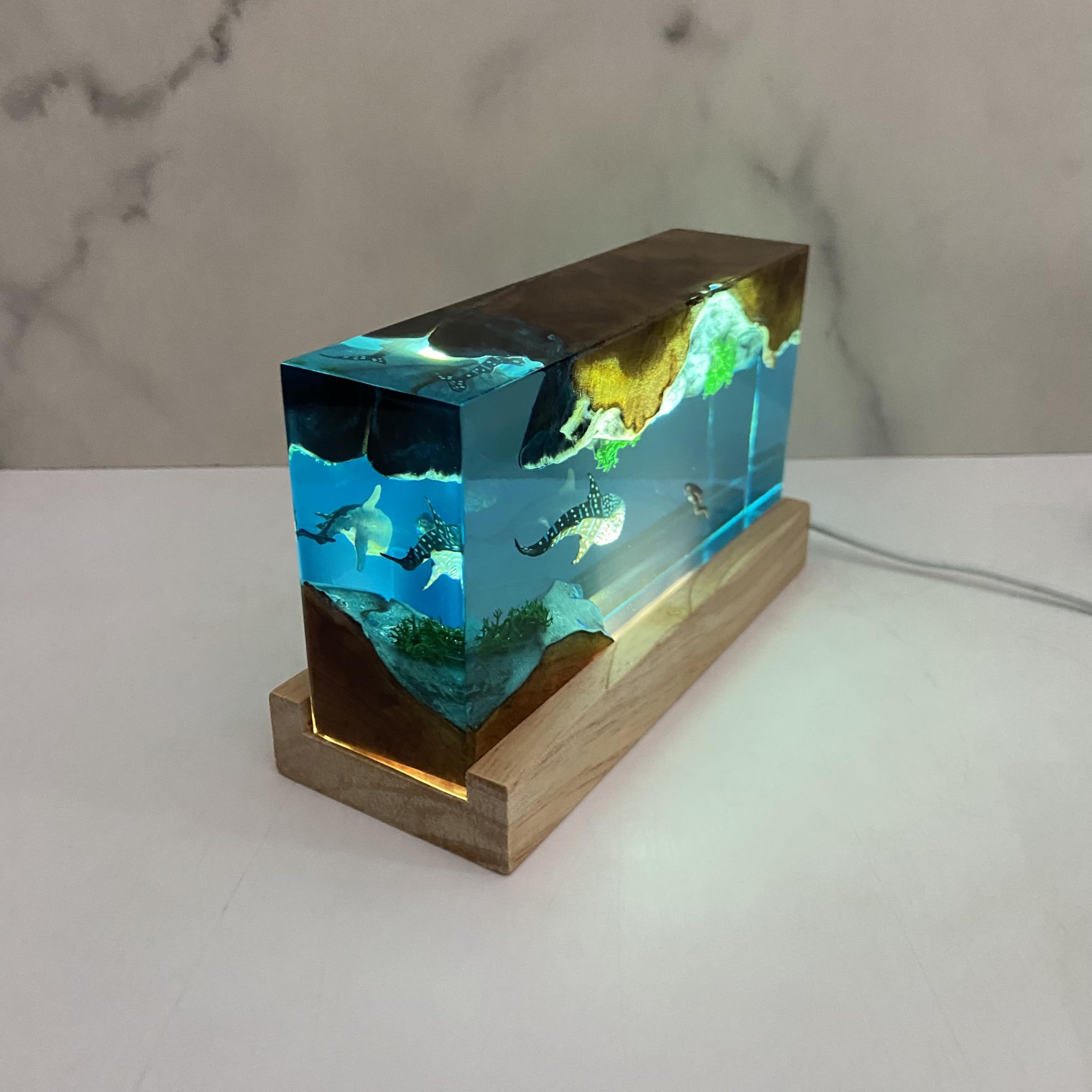 Eletriace Whale Shark Diver Ambient Night Lamp, Simulated Ocean Landscape, Resin Handmade Artistic Home Decoration, Deep Sea Small Table Lamp For Holidays