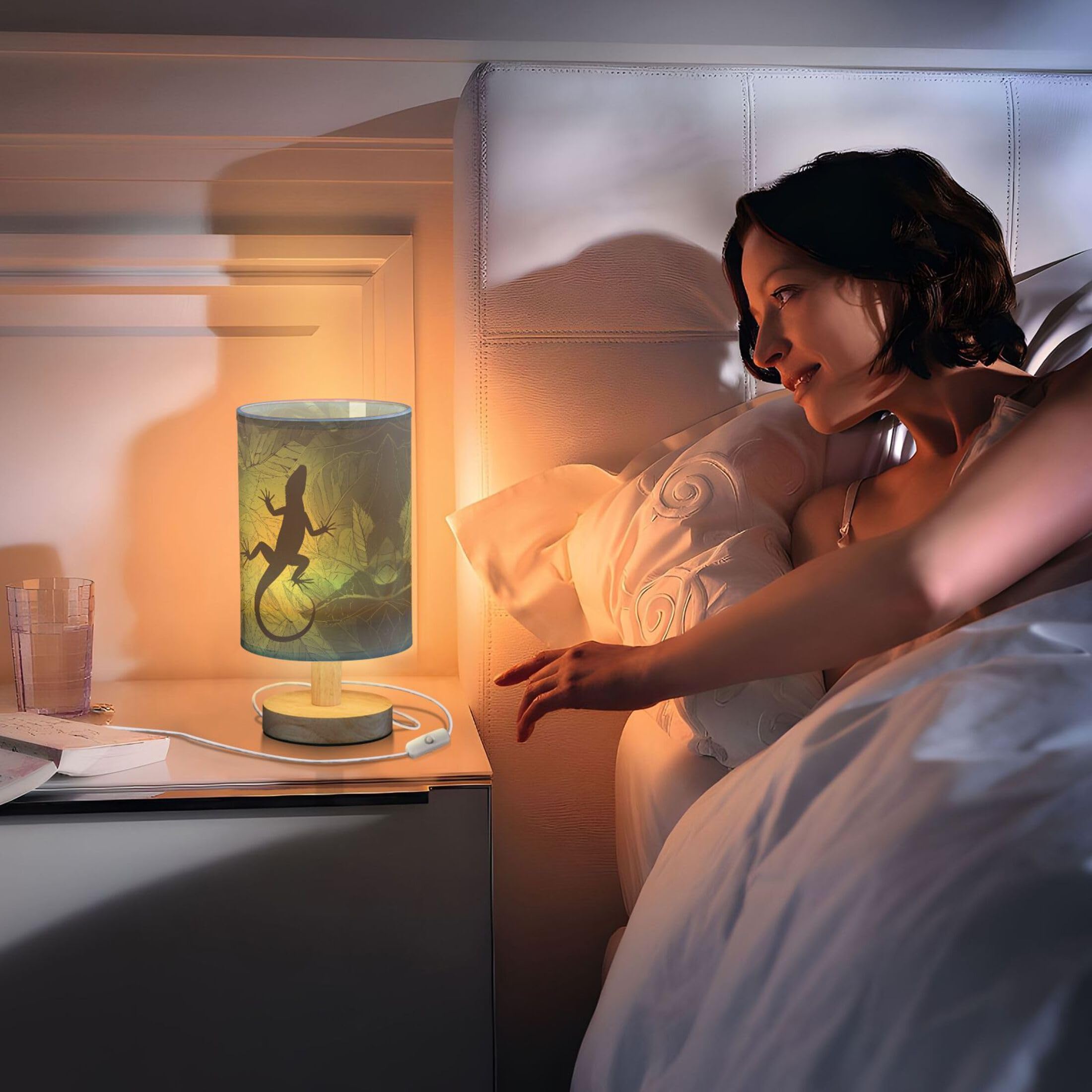 Yyzzh Table Lamp Chameleon Lizard Gecko Shape On Green Leaf Nightstand Lamp With Wood Base Fabric Lamp Shade Bedside Desk Lamp For Living Room Bedroom Kids Room Office