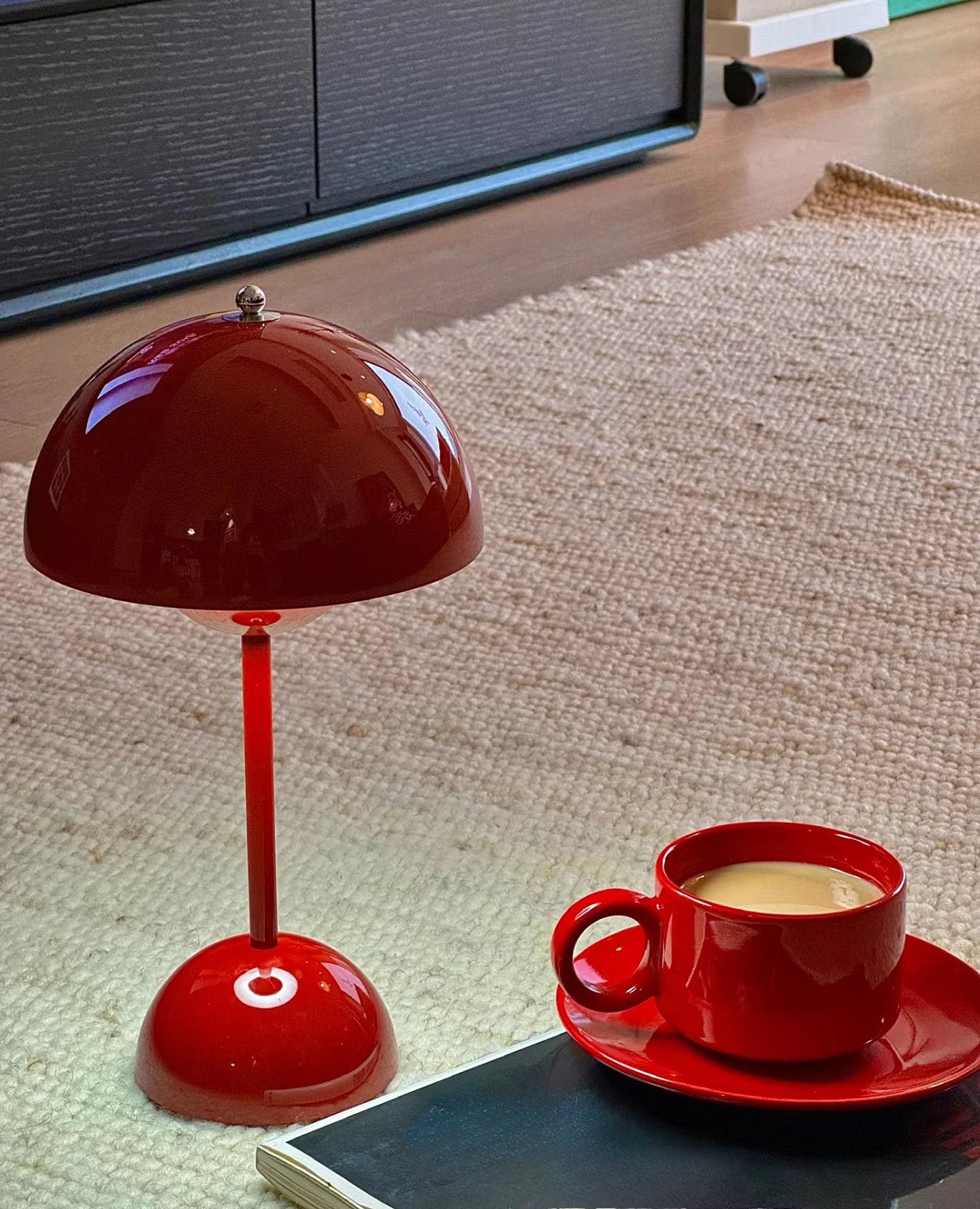 Cyggll Flowerpot Lamp Modern Flower Bud 12" Cordless Touch Dimmable 2600Mah Rechargeable Desk Lamps Nordic Minimalist Mushroom Lamps Retro Nightstand Bedside Lamp For Bedroom Living Room(Vermilion Red)