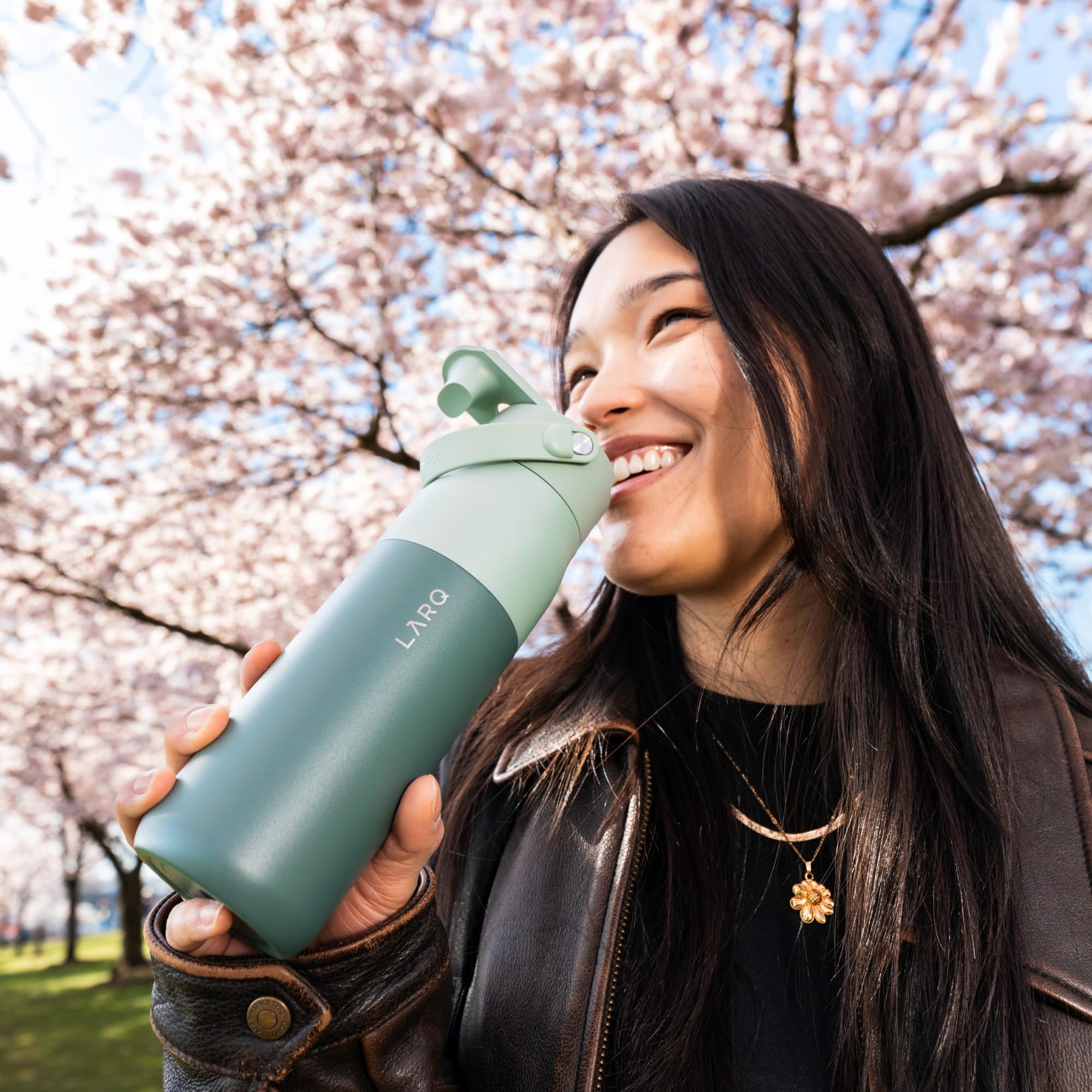 Larq Bottle Swig Top 23Oz - Insulated Stainless Steel Water Bottle With Built-In Silicone Handle