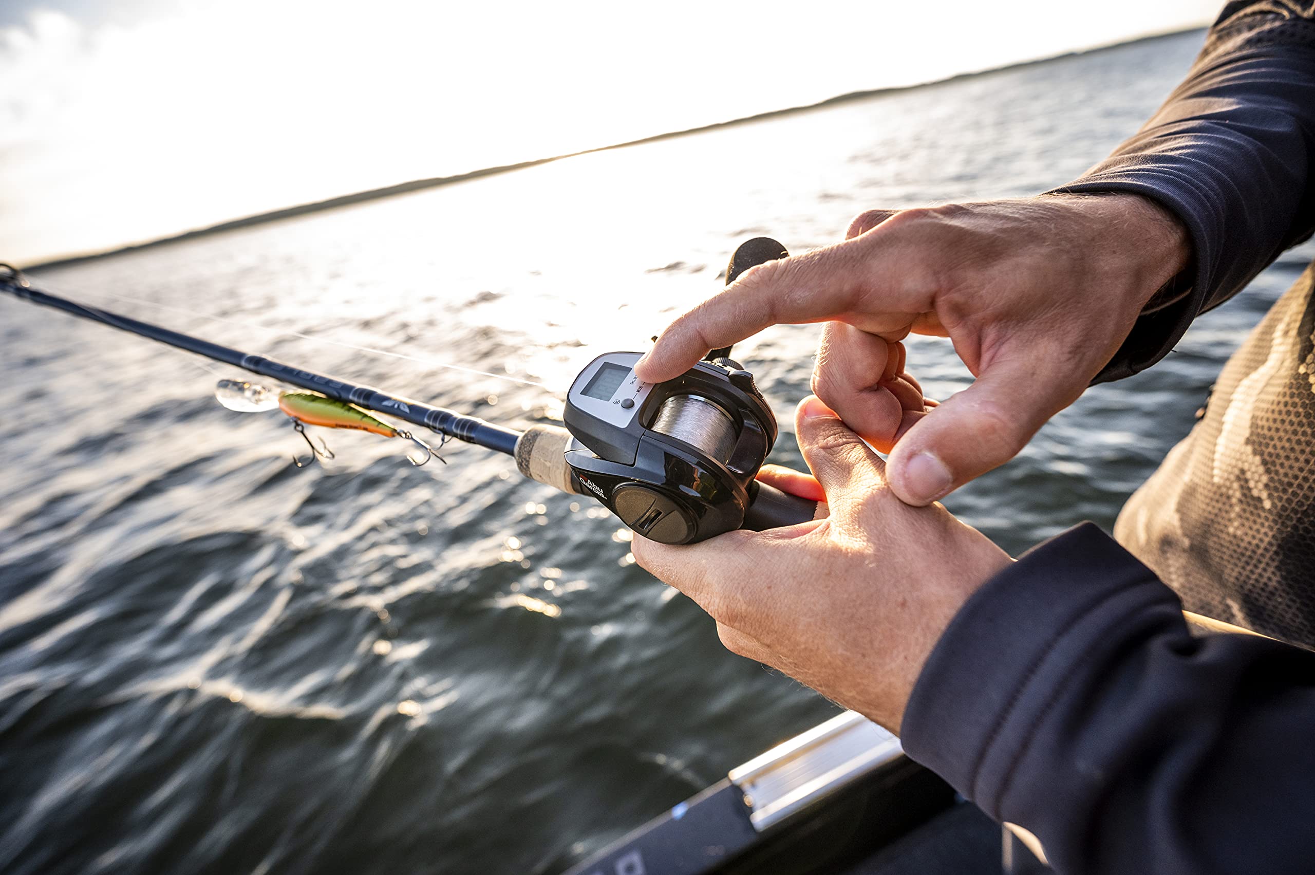 Abu Garcia Max Digital Line Counter Low Profile Baitcast Reel, Size Lp (1498727), Carbon Fiber Star Drag, Max Of 20Lb  9.0Kg, Durable, Lightweight And Strong,Black
