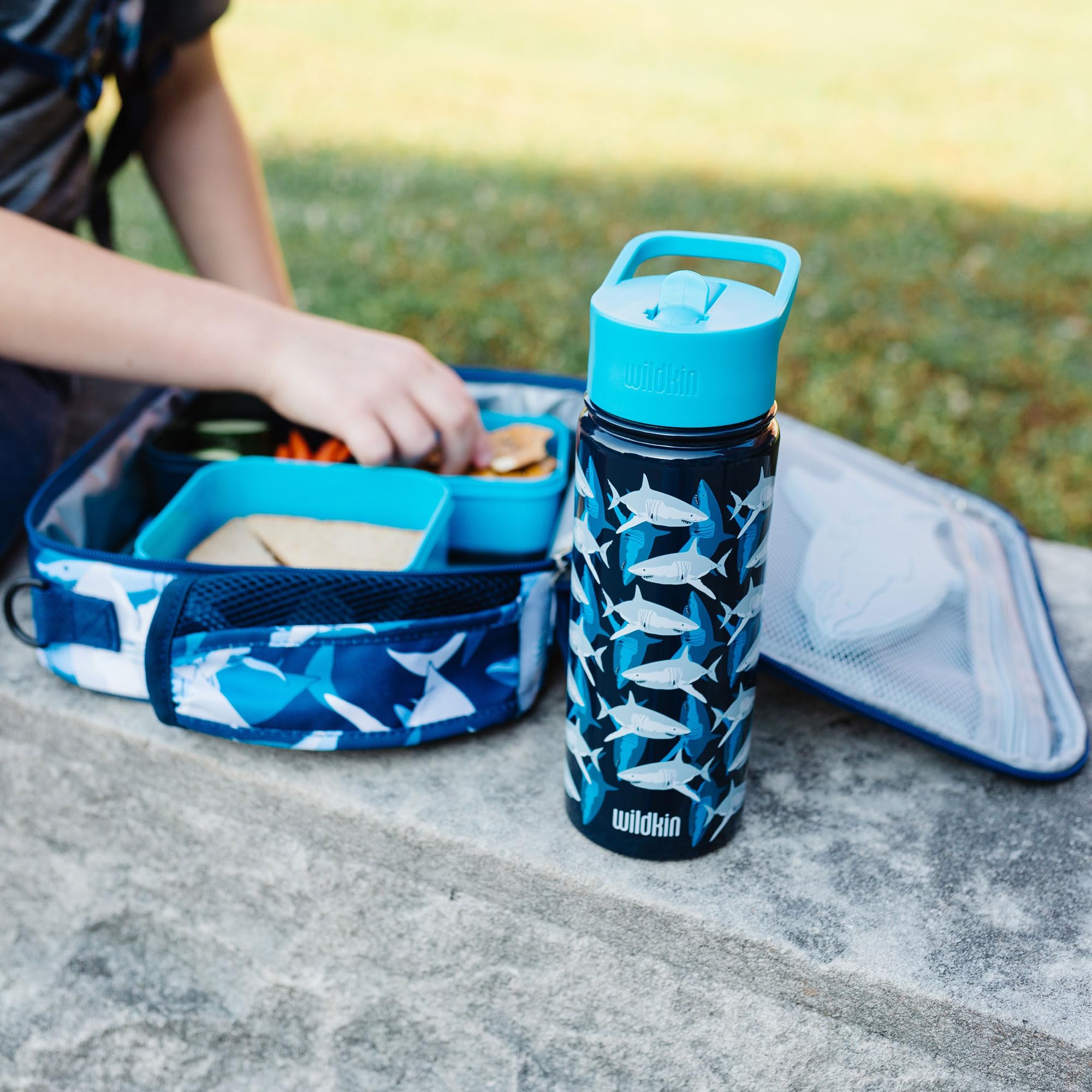 Wildkin Kids 18Oz Stainless Steel Water Bottle –-, Leakproof, Insulated, Easy-Clean - Sharks
