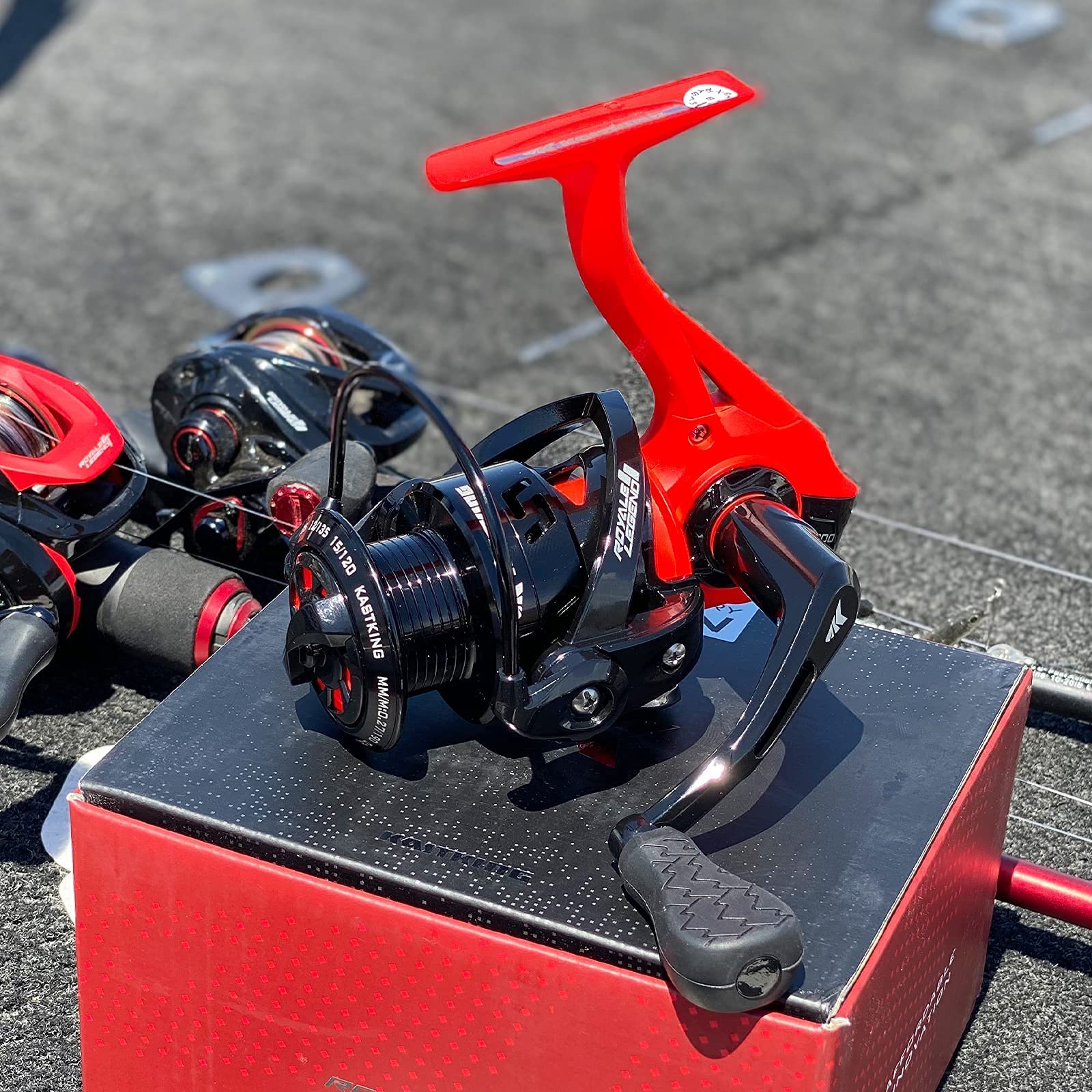 Kastking Royale Legend Ii Ice Spinning Reel - 5.8 Oz - Size 500 Is Perfect For Ice Fishing, Up To 11 Lbs Carbon Drag, 5.1:1 Gear Ratio, Sharkskin Water-Wicking Tpe Grips, Extra Long Reel Foot Stem For Gloves
