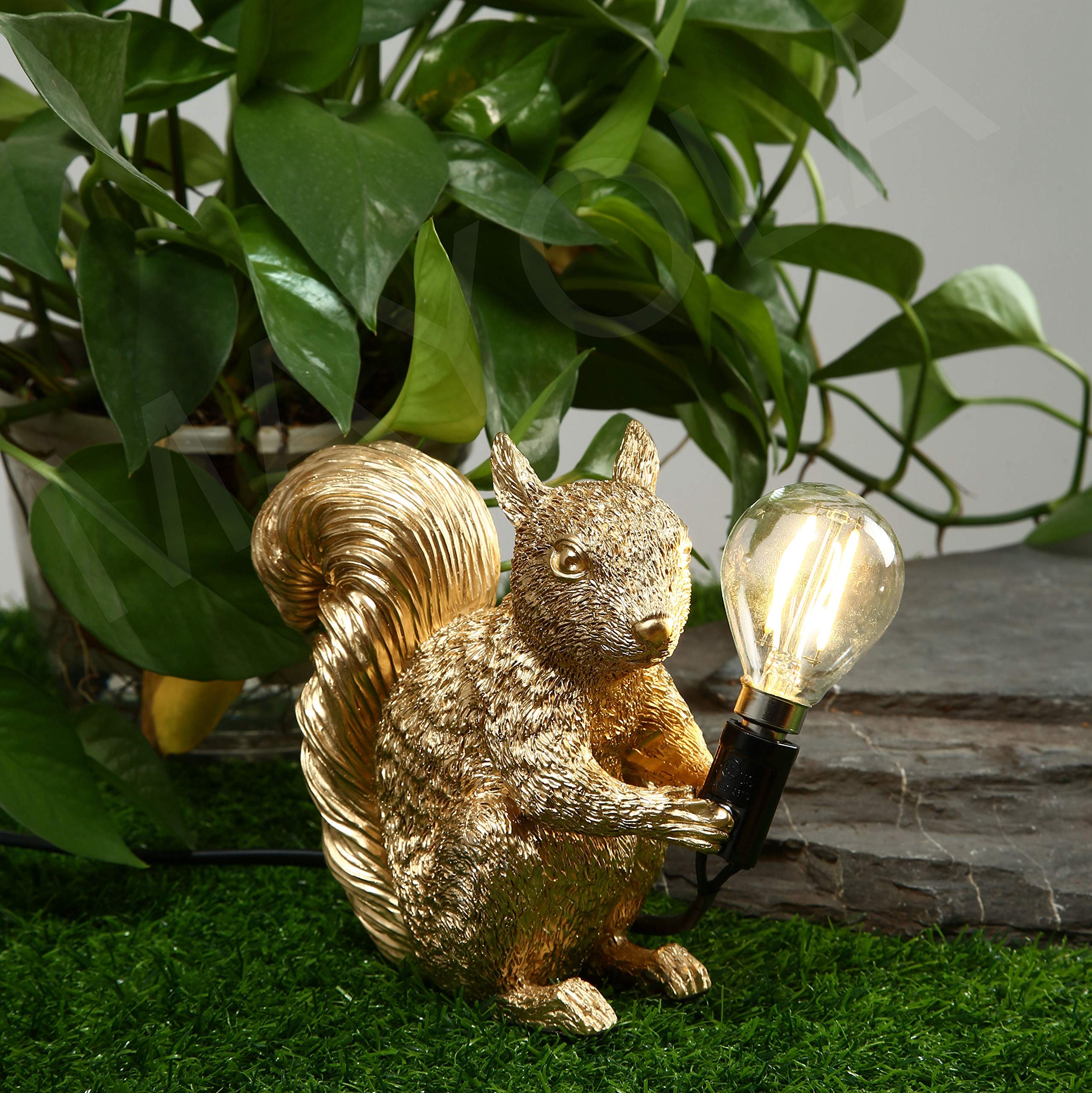 Mayola Modern Resin Squirrel Table Lamp, Desk Lamp,Led Niht Light Resin Squirrel Lighting Fixture For Living Room, Bedroom,Home Office,Kids Room (Gold)