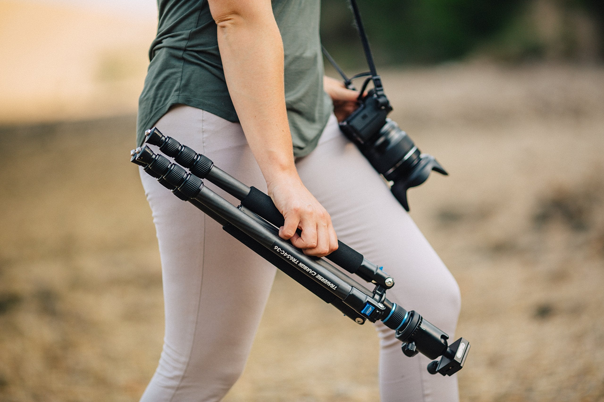 Davis & Sanford Tr654C-36 Traverse Carbon Fiber 4 Section Grounder Tripod With Head (Black)