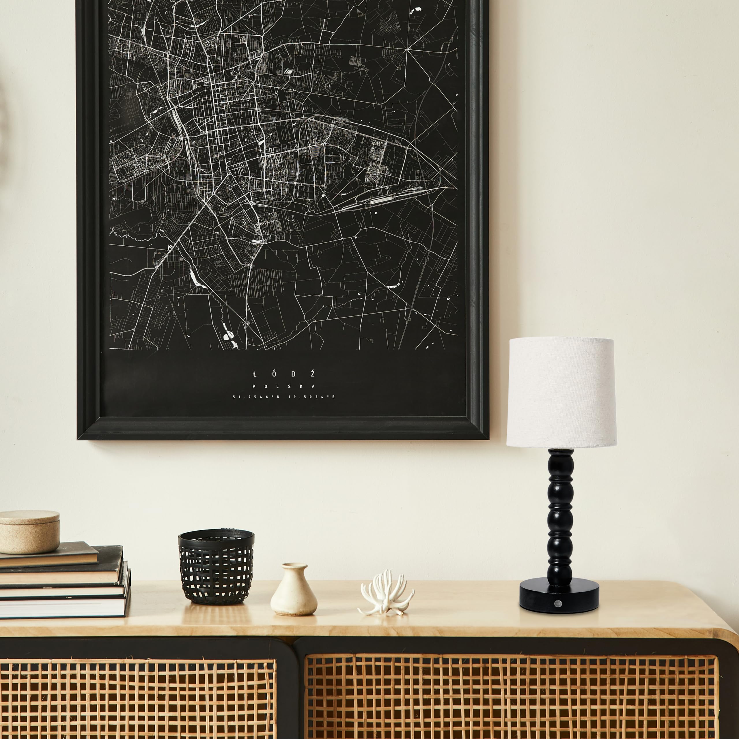Camden Reed Traditional Wood Lamp - Gloss Finish, Elegant Lighting For Home Décor, Black